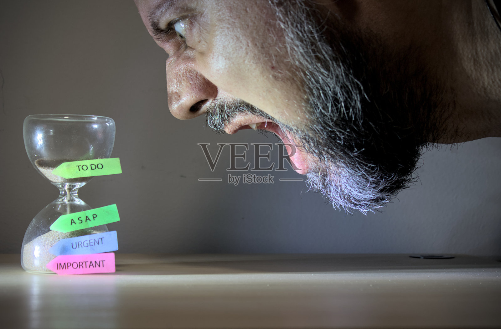 沮丧的男人照片摄影图片