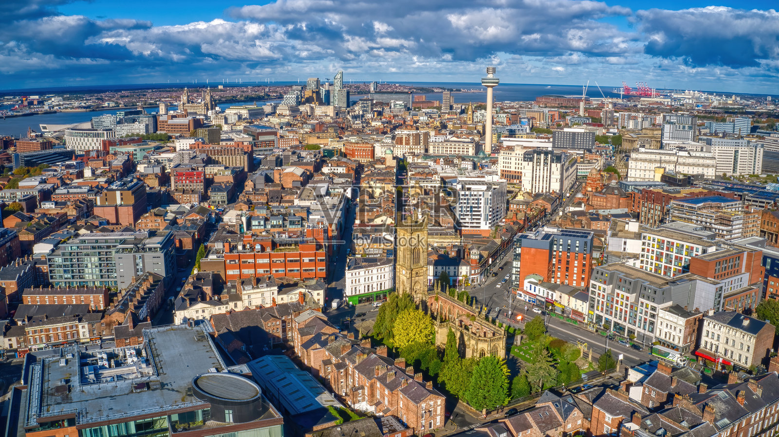 秋季的英国利物浦鸟瞰图照片摄影图片