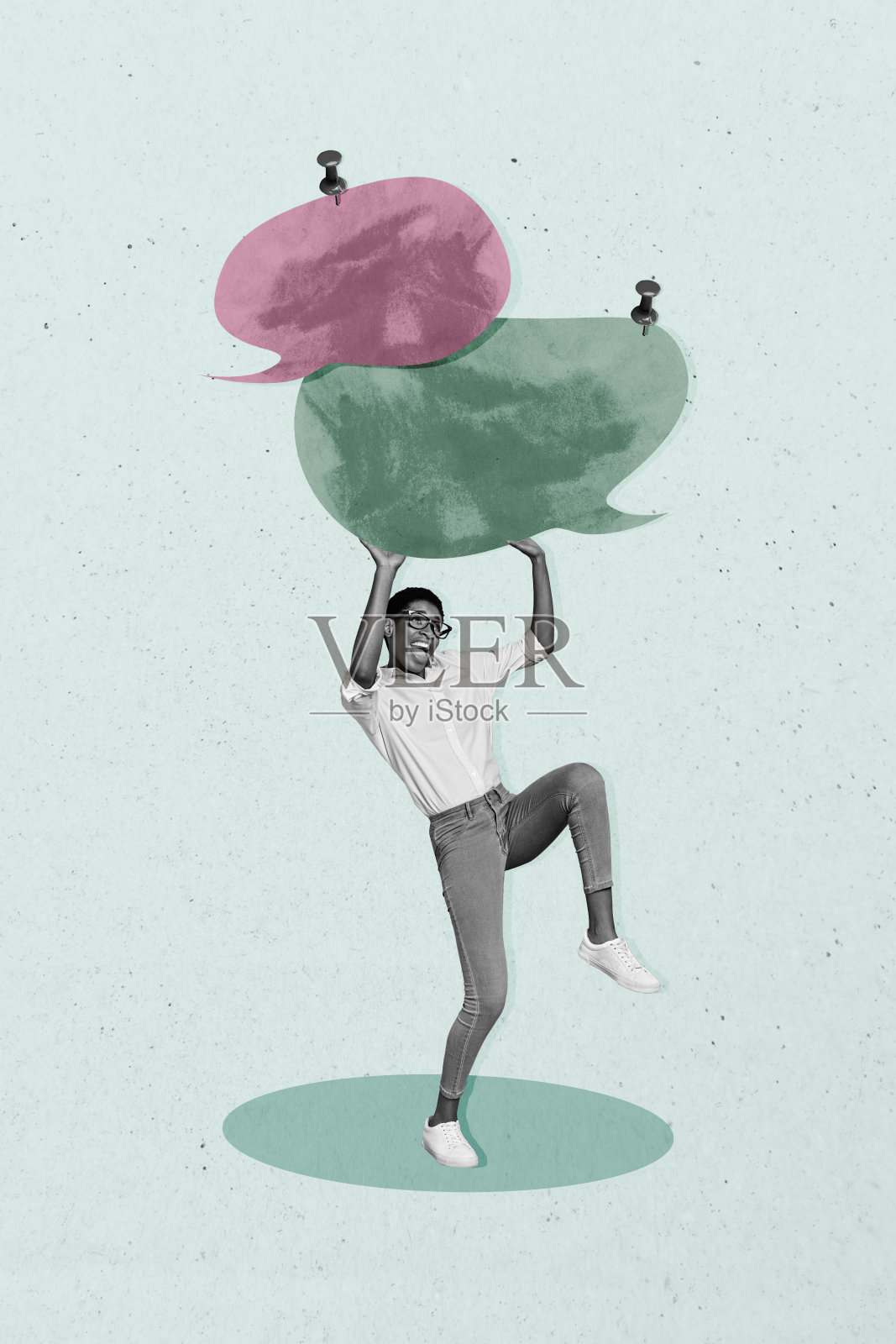 年轻女性员工的竖版海报拼贴，带有文本框消息和沟通短语，分享思想和观点，背景为绘画风格。照片摄影图片