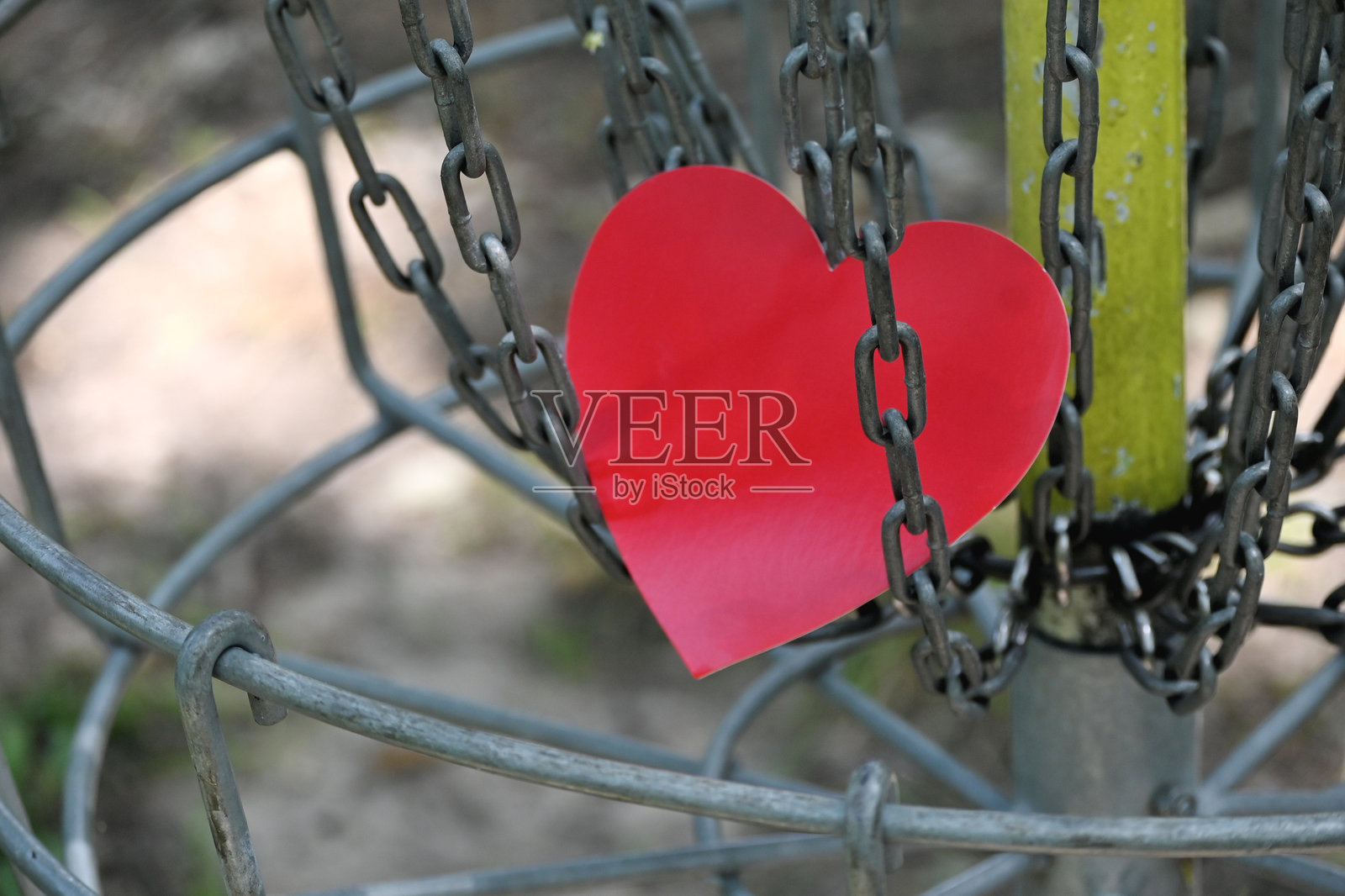 锁链中的心照片摄影图片