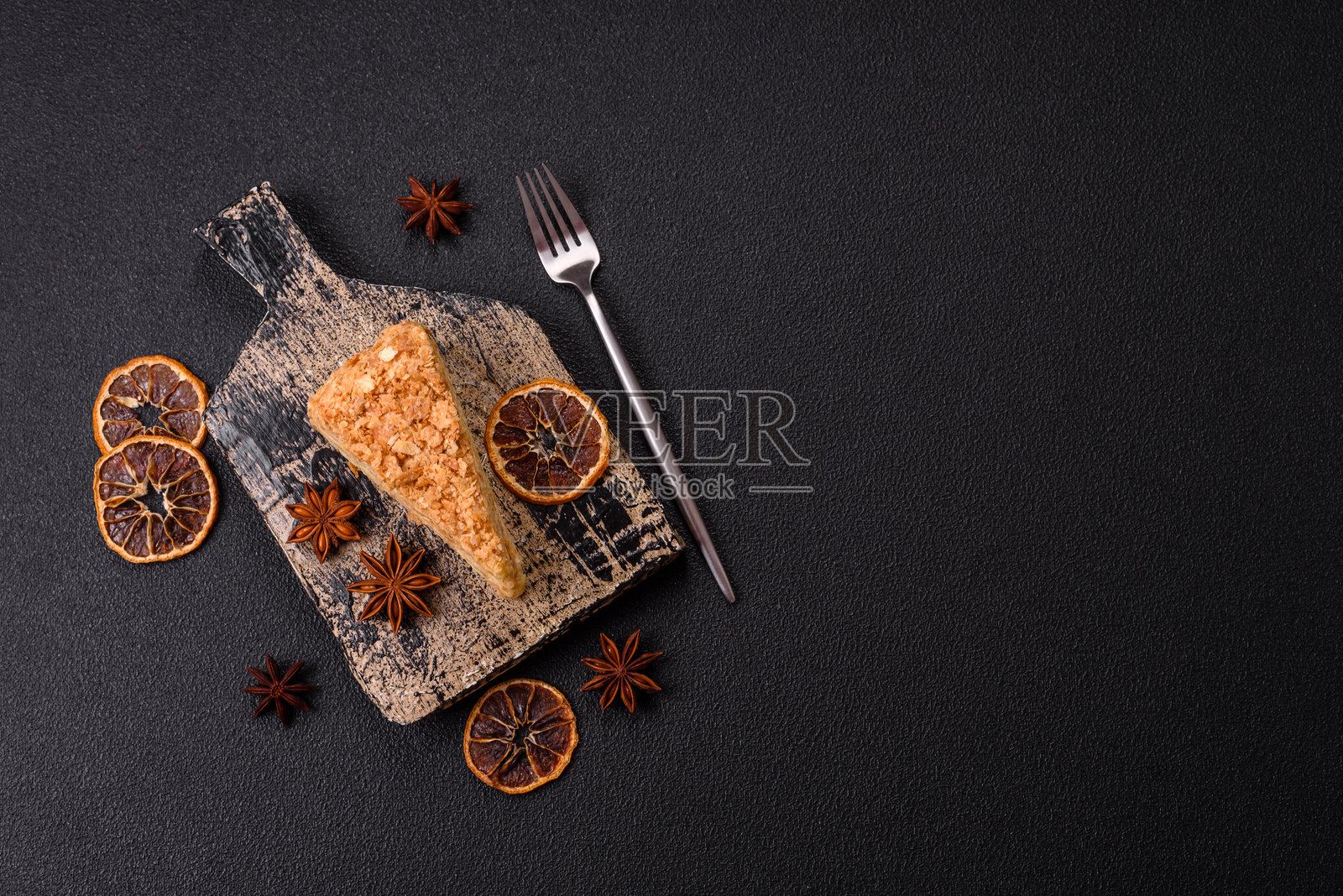 拿破仑奶油层蛋糕一块照片摄影图片