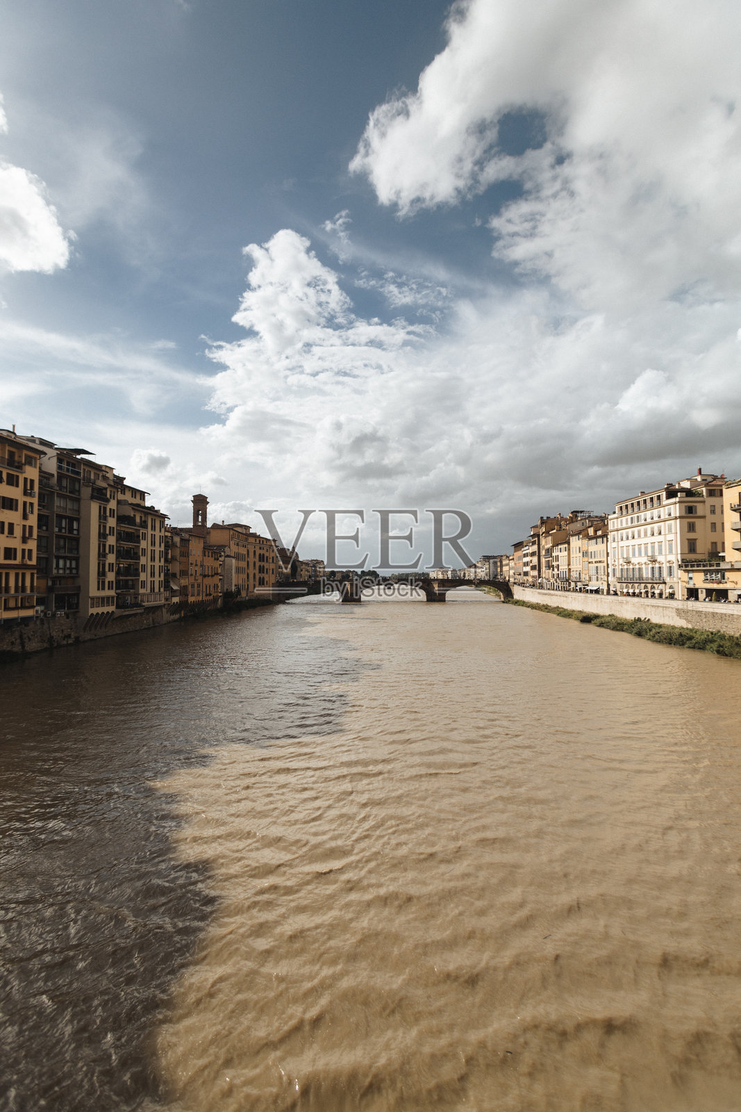 阿诺河与历史桥梁，佛罗伦萨照片摄影图片