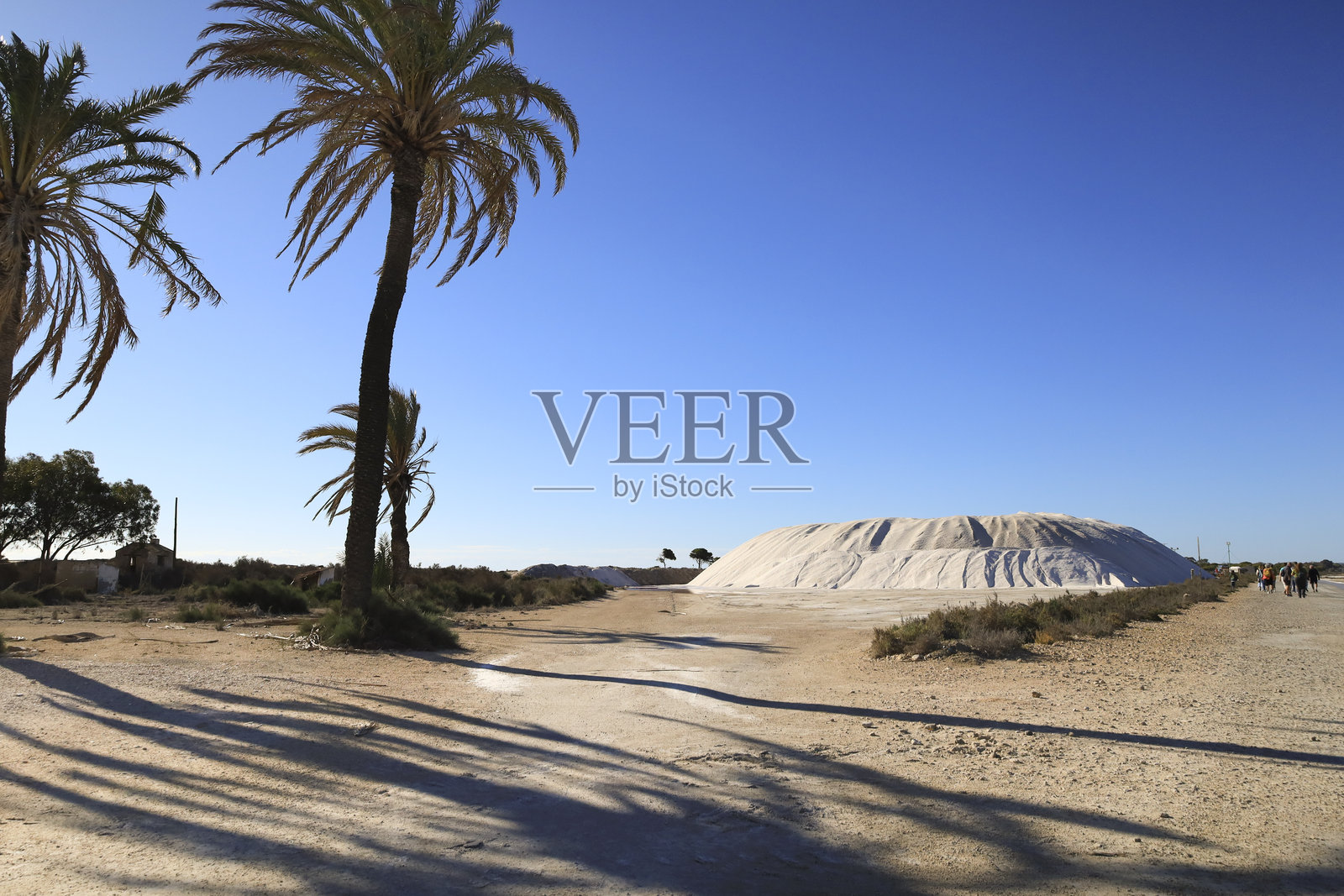 西班牙圣波拉镇盐田的美丽风景照片摄影图片