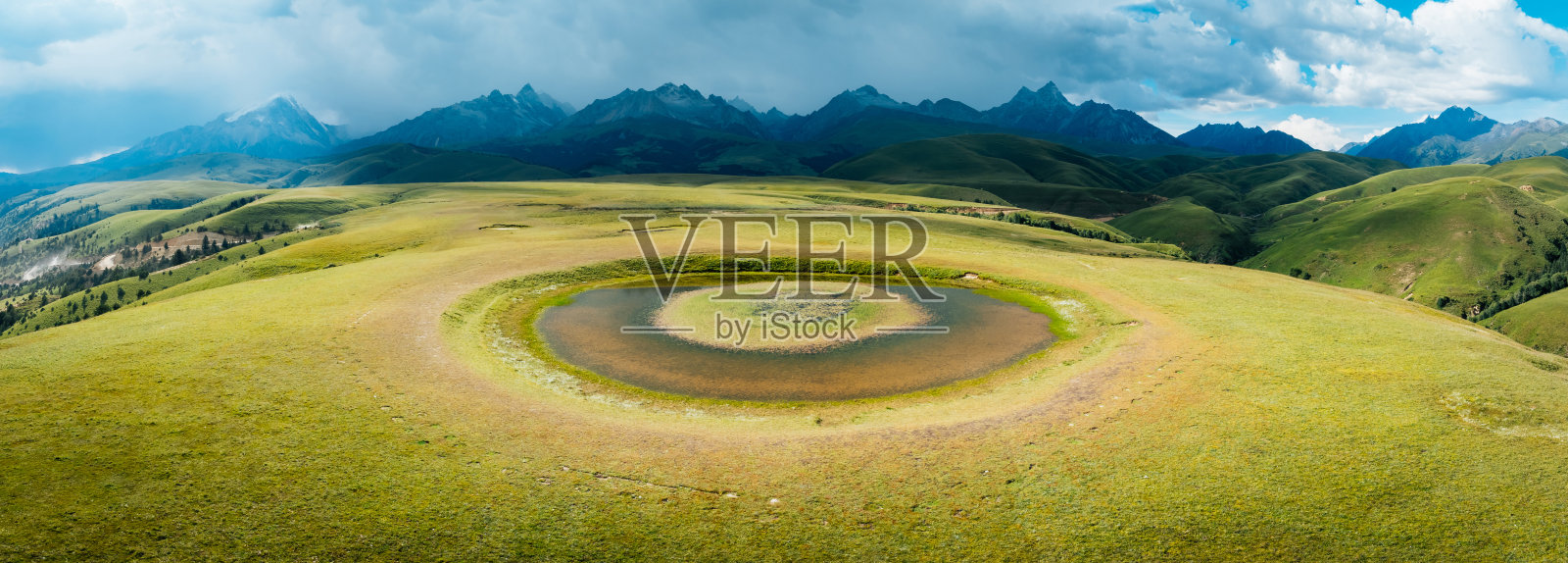 中国四川的精灵眼风景照片摄影图片