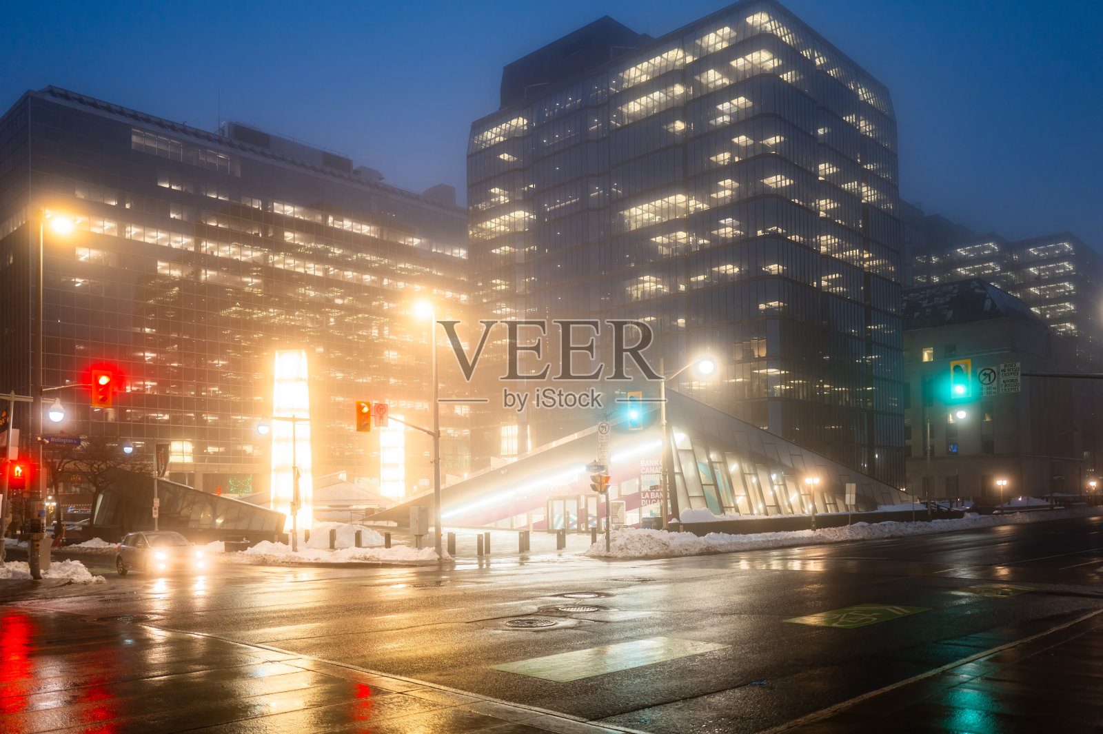 渥太华市中心的加拿大银行照片摄影图片