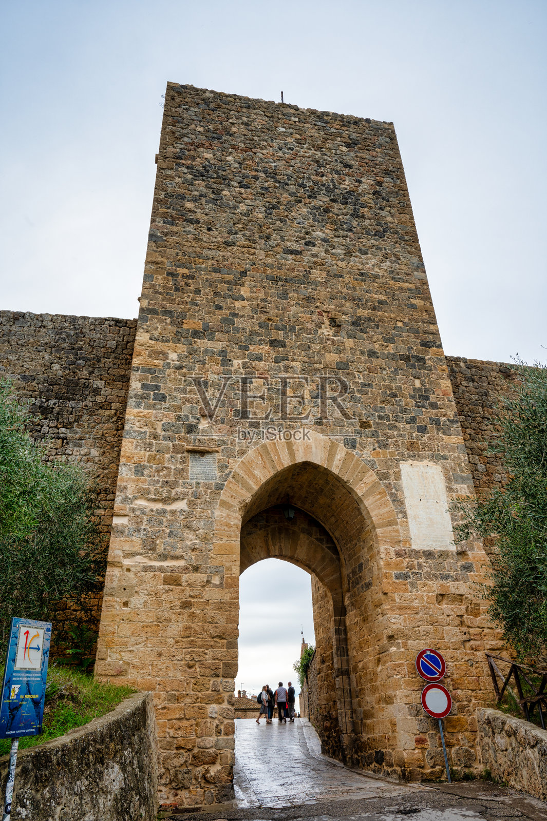 蒙特里乔尼门照片摄影图片