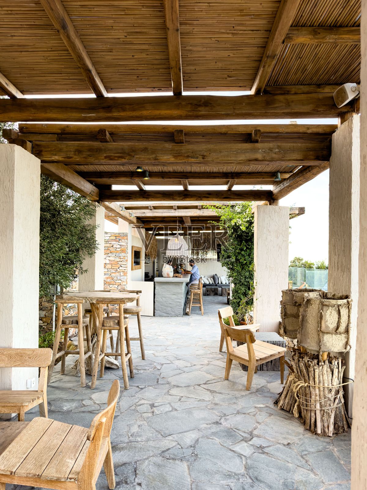 博斯塔尼餐厅提供休闲精致的希腊美食，灵感来自西夫诺斯岛的传统和文化。照片摄影图片