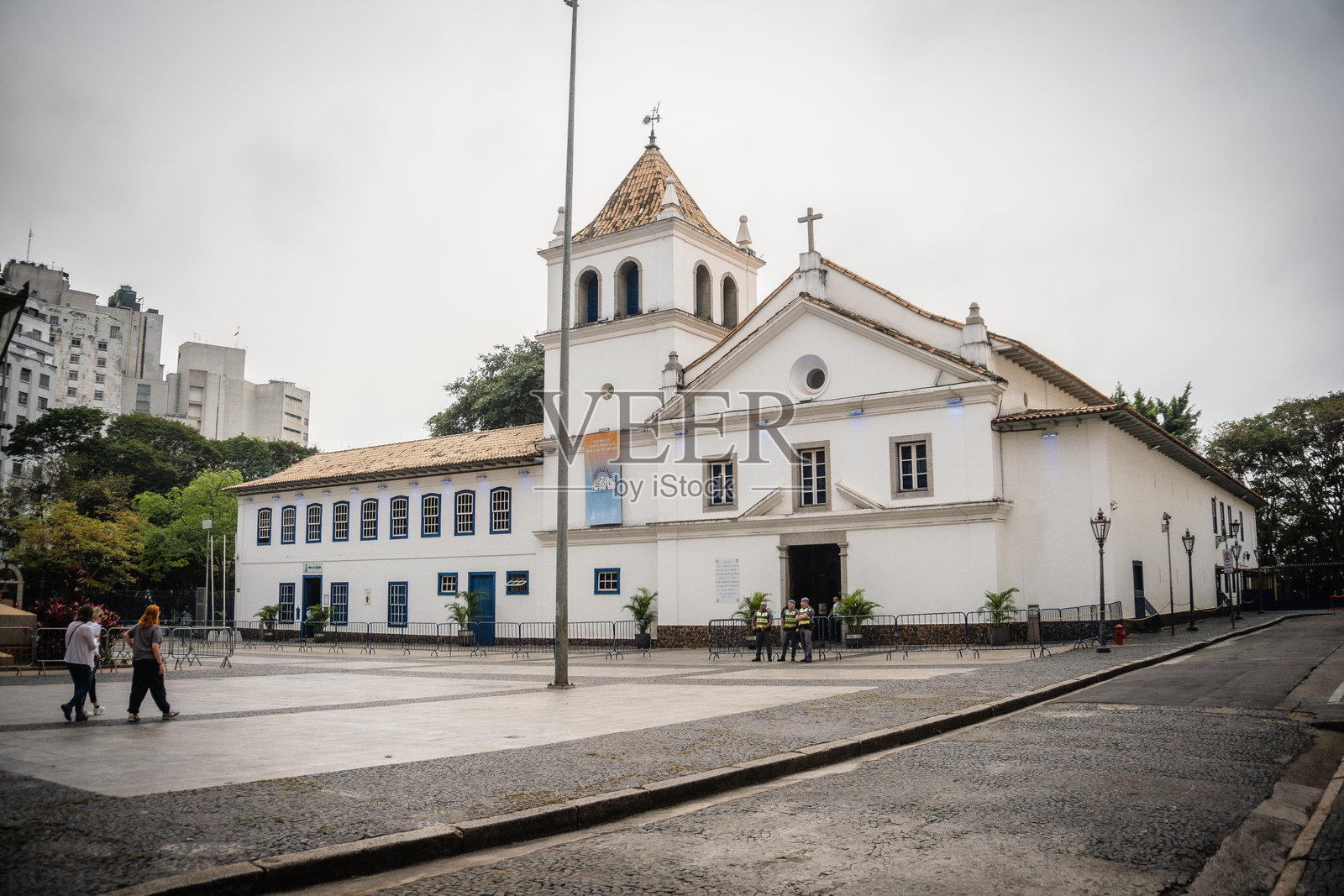 大学广场和安基耶塔博物馆照片摄影图片