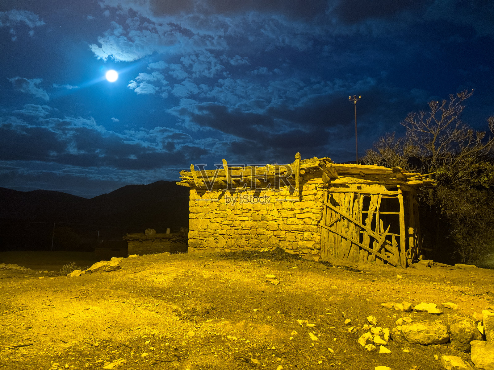 废弃的房屋照片摄影图片