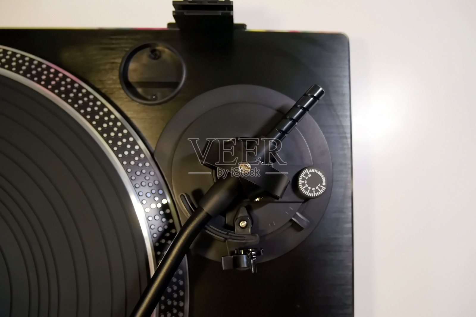 一台黑胶唱片播放器。照片摄影图片