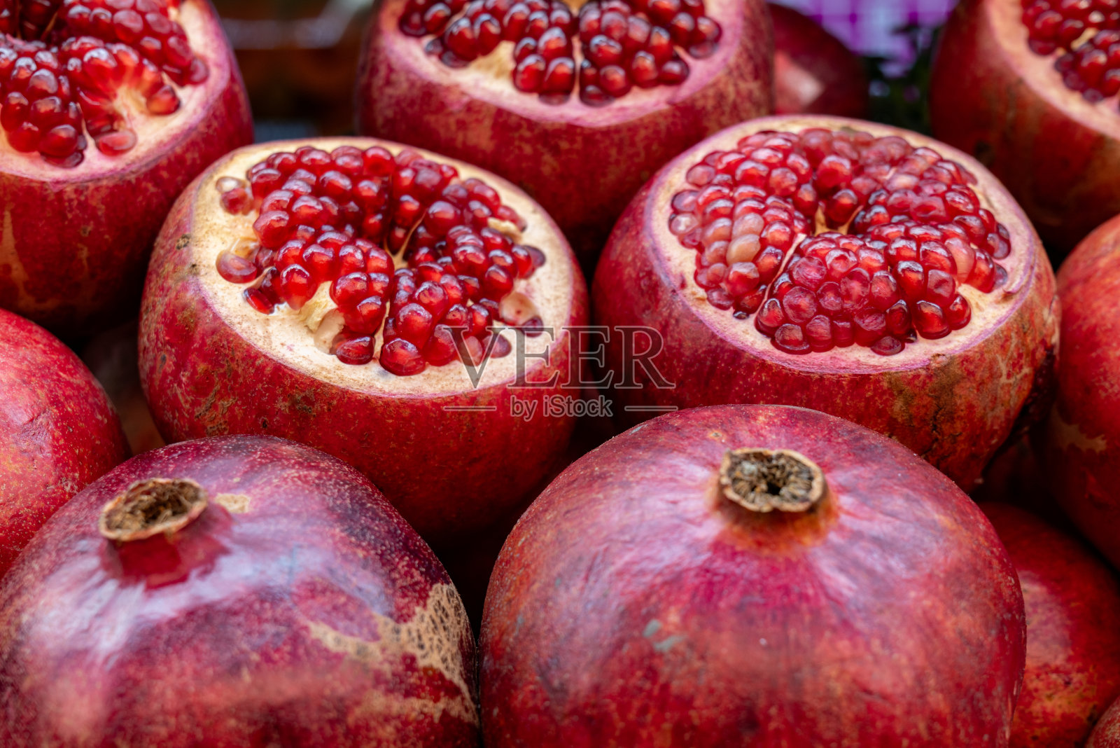 新鲜多汁的石榴特写照片摄影图片
