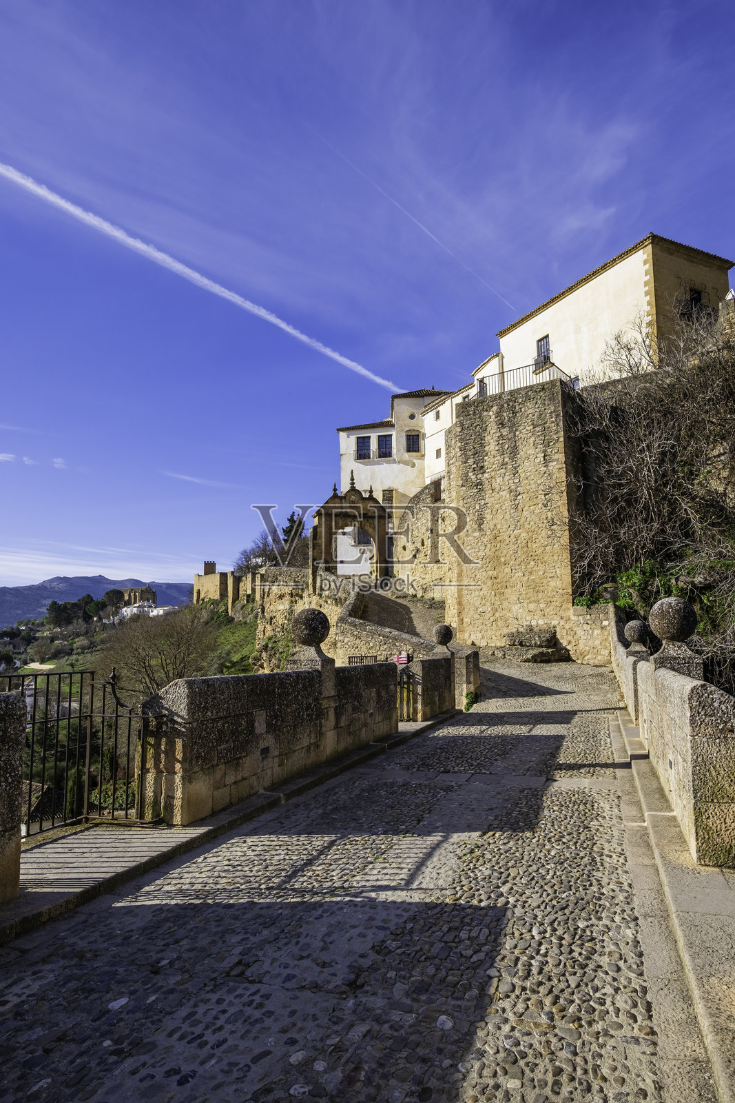 隆达的老桥（Puente Viejo），西班牙美丽的安达卢西亚城市之一照片摄影图片