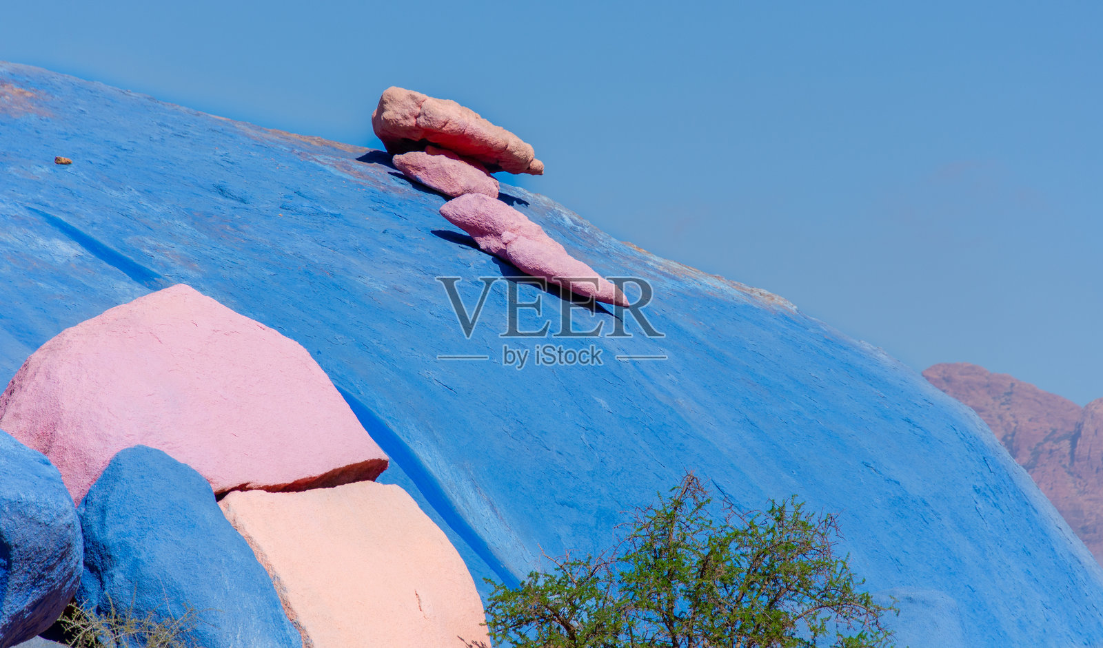 塔夫拉乌特的彩绘岩石照片摄影图片