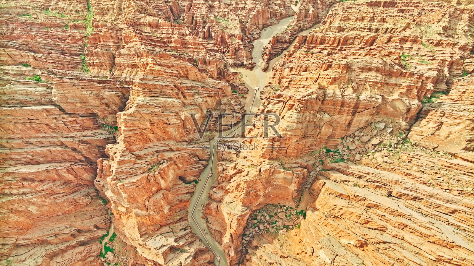 天山神秘大峡谷，库车，阿克苏地区，新疆，中国，亚洲。库车-独库公路。天山。照片摄影图片