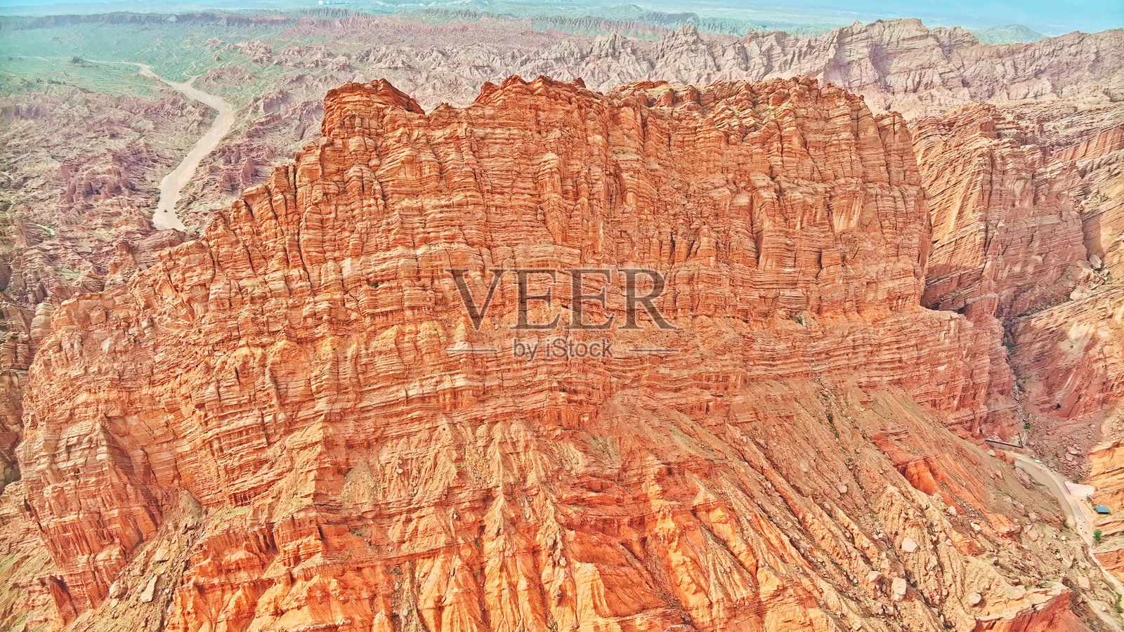 天山神秘大峡谷，库车，阿克苏地区，新疆，中国，亚洲。库车-独库公路。天山。照片摄影图片