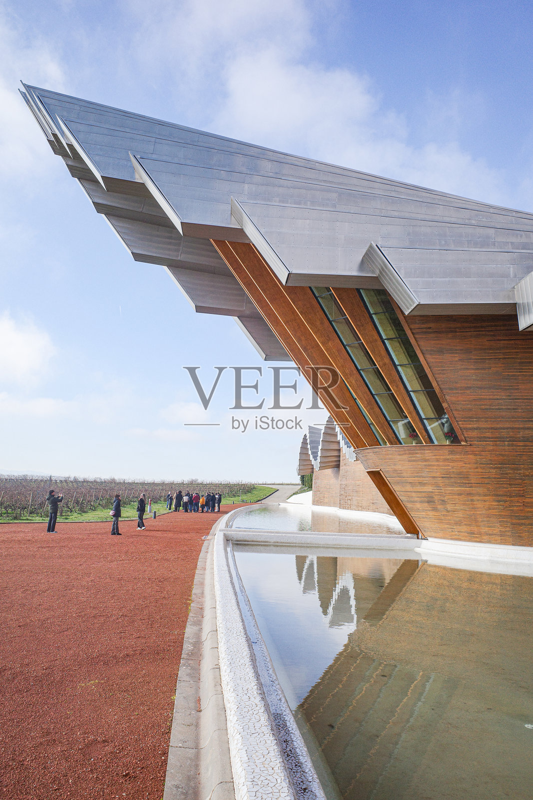 伊西奥斯酒庄,由建筑师圣地亚哥·卡拉特拉瓦设计。西班牙里奥哈阿拉维萨。照片摄影图片