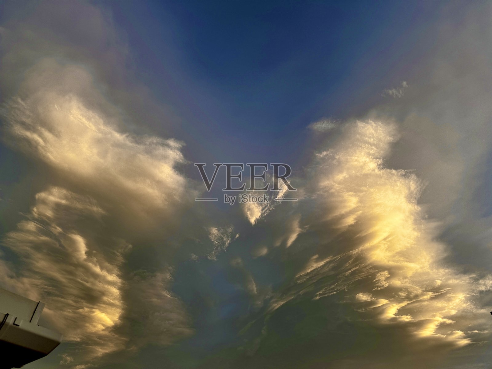 美丽的云彩和蓝天照片摄影图片