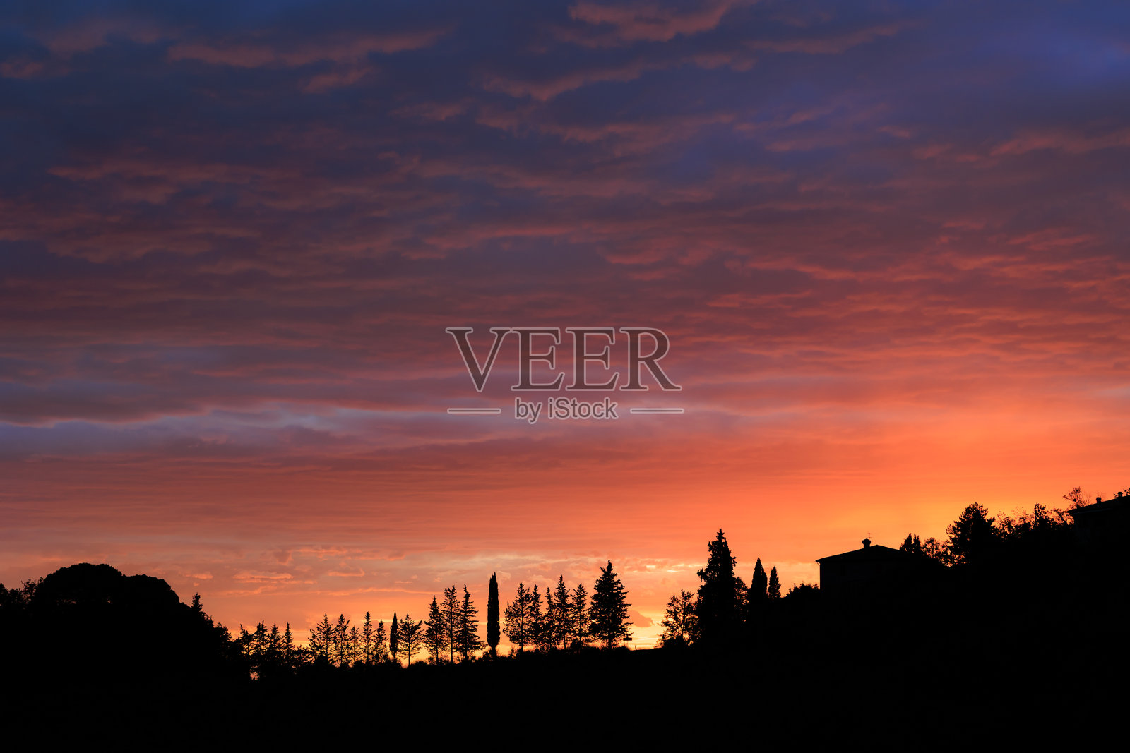 美丽的托斯卡纳日落剪影风景照片摄影图片