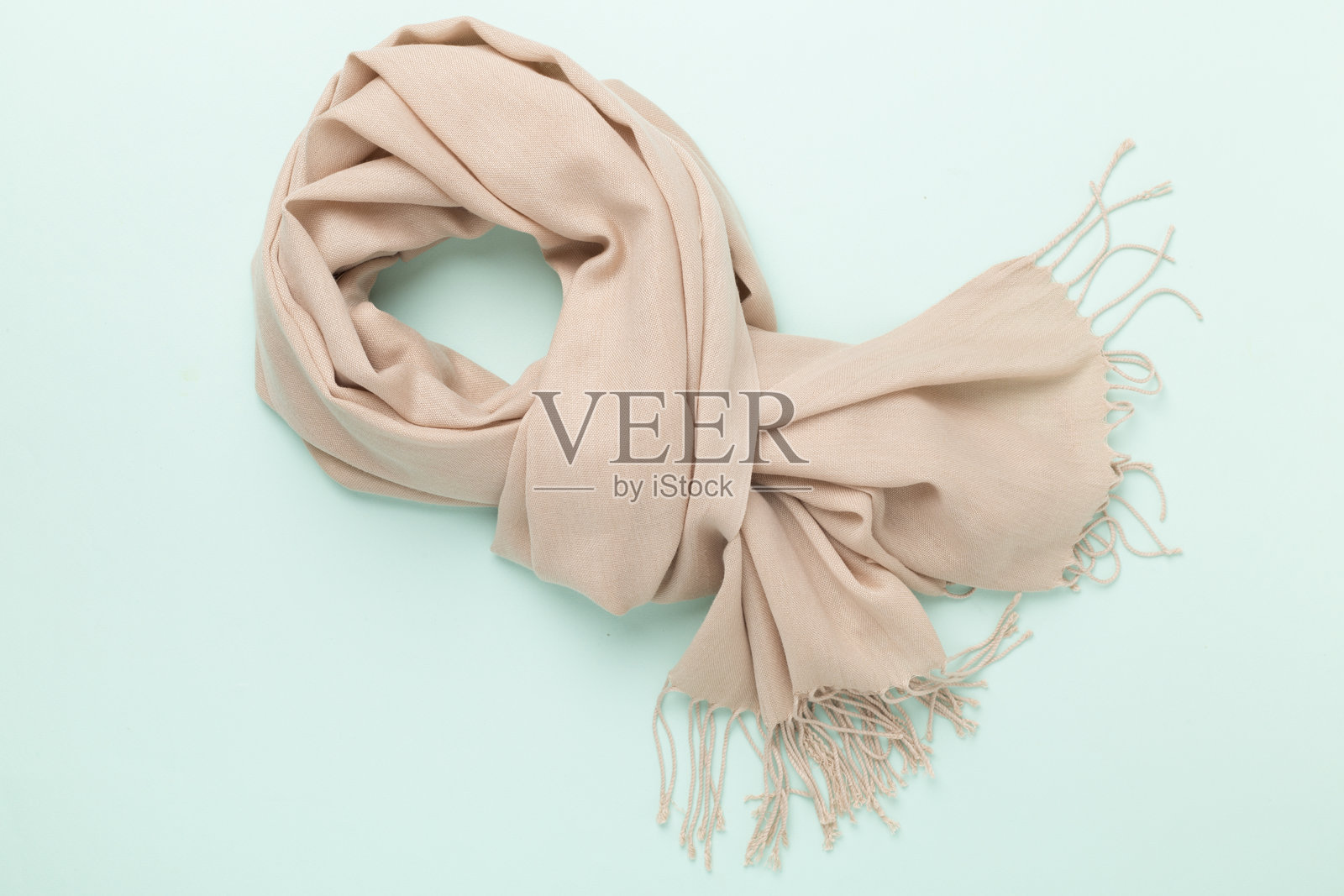 时尚围巾在彩色背景上，俯视图照片摄影图片