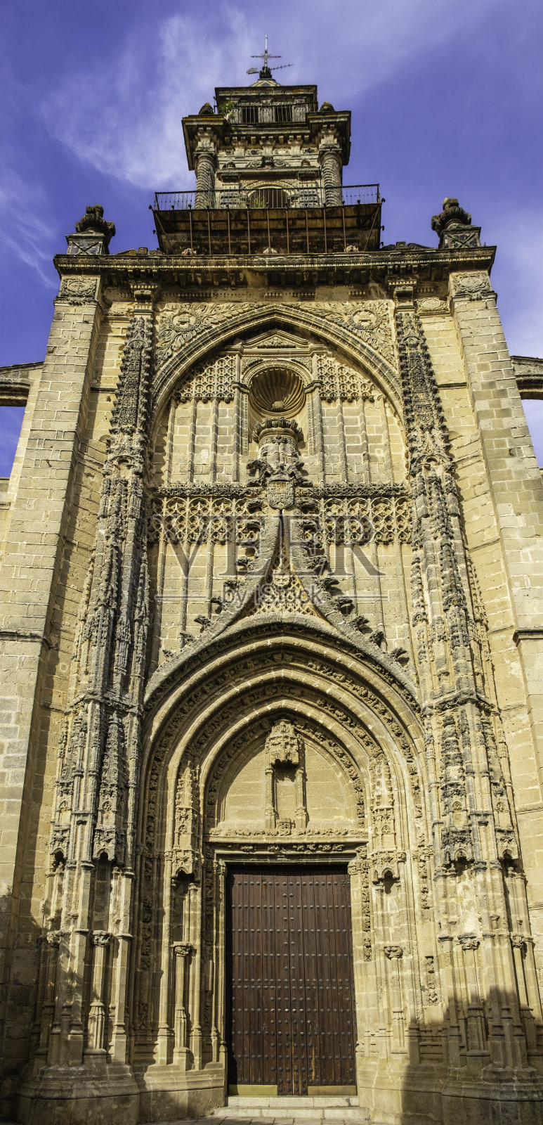 赫雷斯-德拉弗龙特拉的圣地亚哥教堂（西班牙安达卢西亚）照片摄影图片