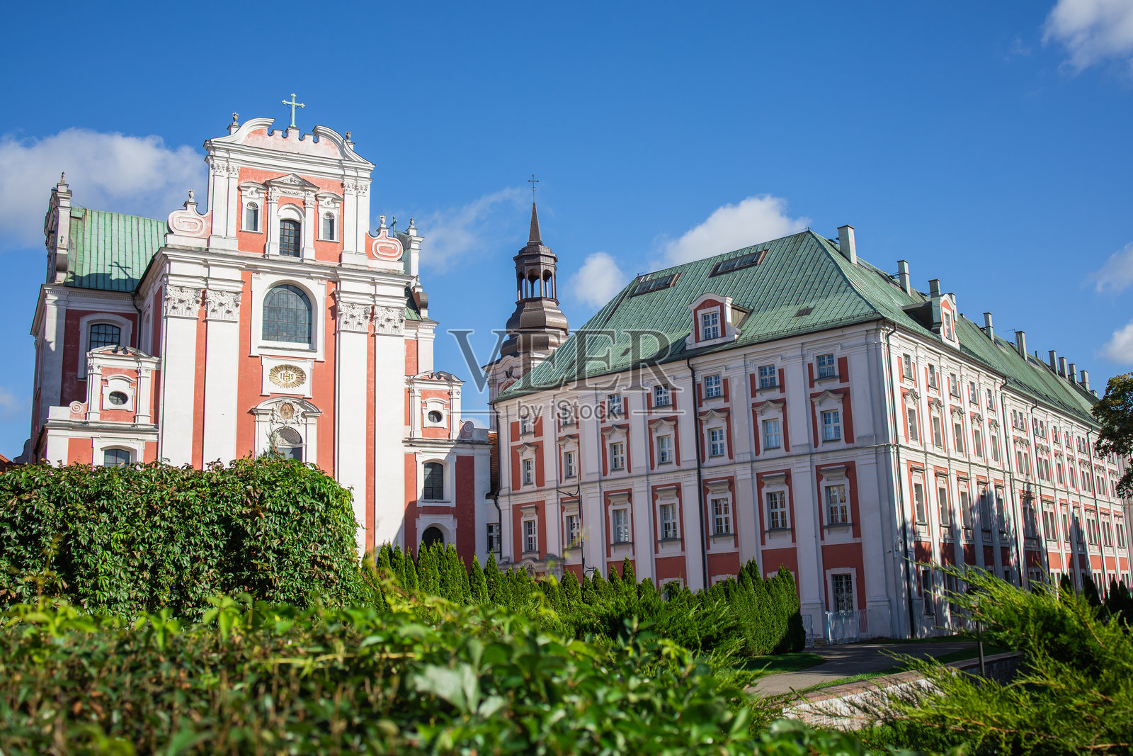 波兹南法拉的永援圣母大教堂照片摄影图片
