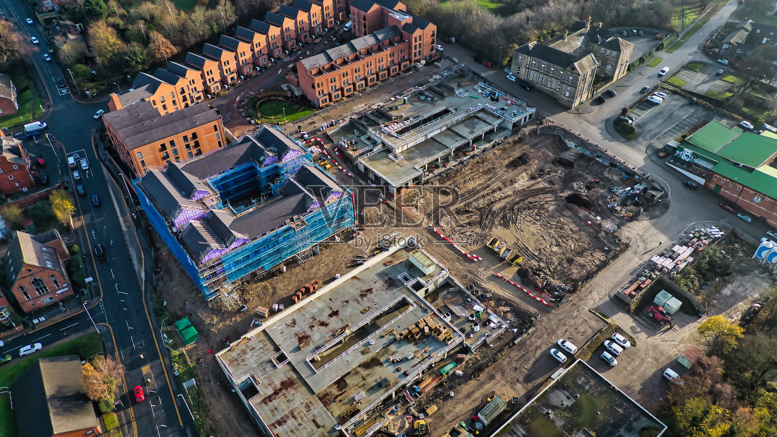 利兹正在开发的住宅和商业建筑的施工现场鸟瞰图照片摄影图片