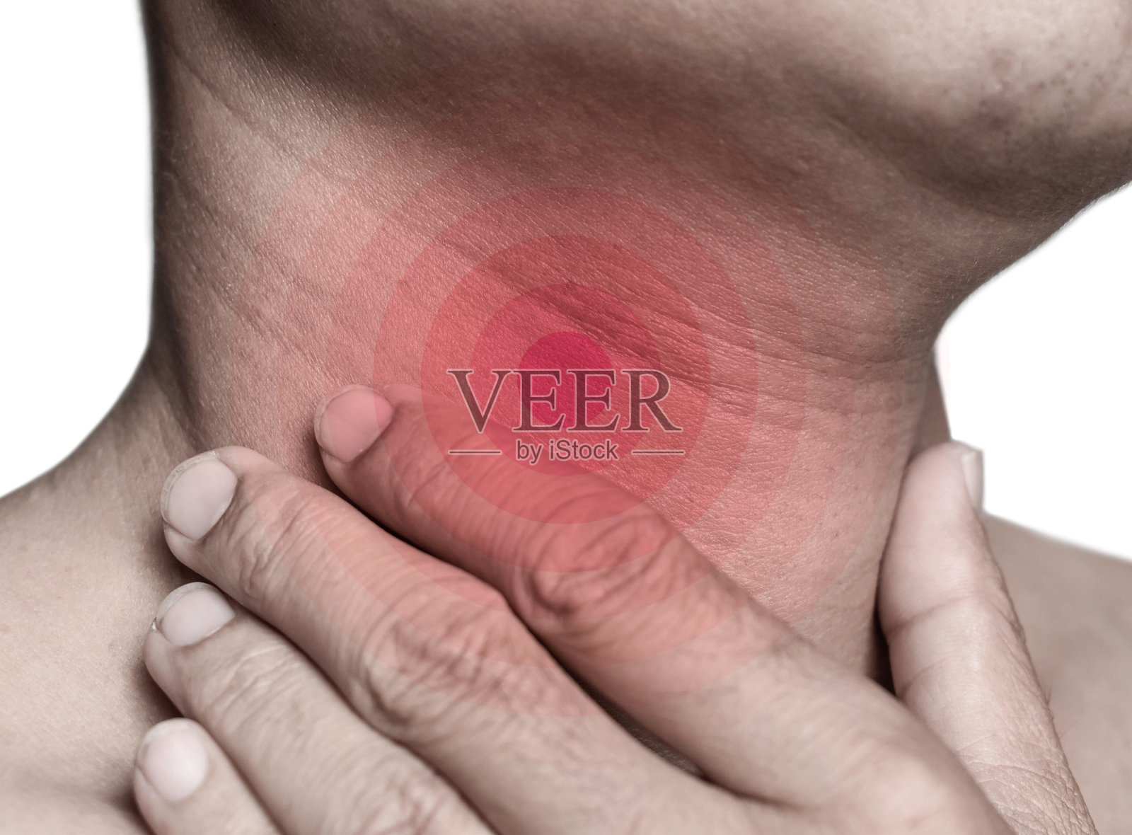 亚洲男性颈部发红。喉咙痛、咽炎、喉炎或吞咽困难的概念。照片摄影图片