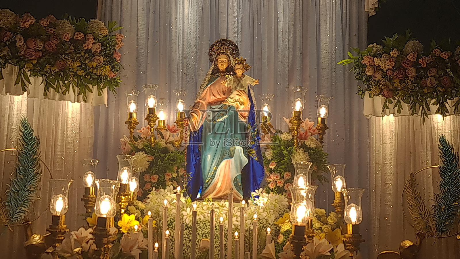 阿拉伯的圣母在卡塔尔多哈的玫瑰圣母教堂照片摄影图片