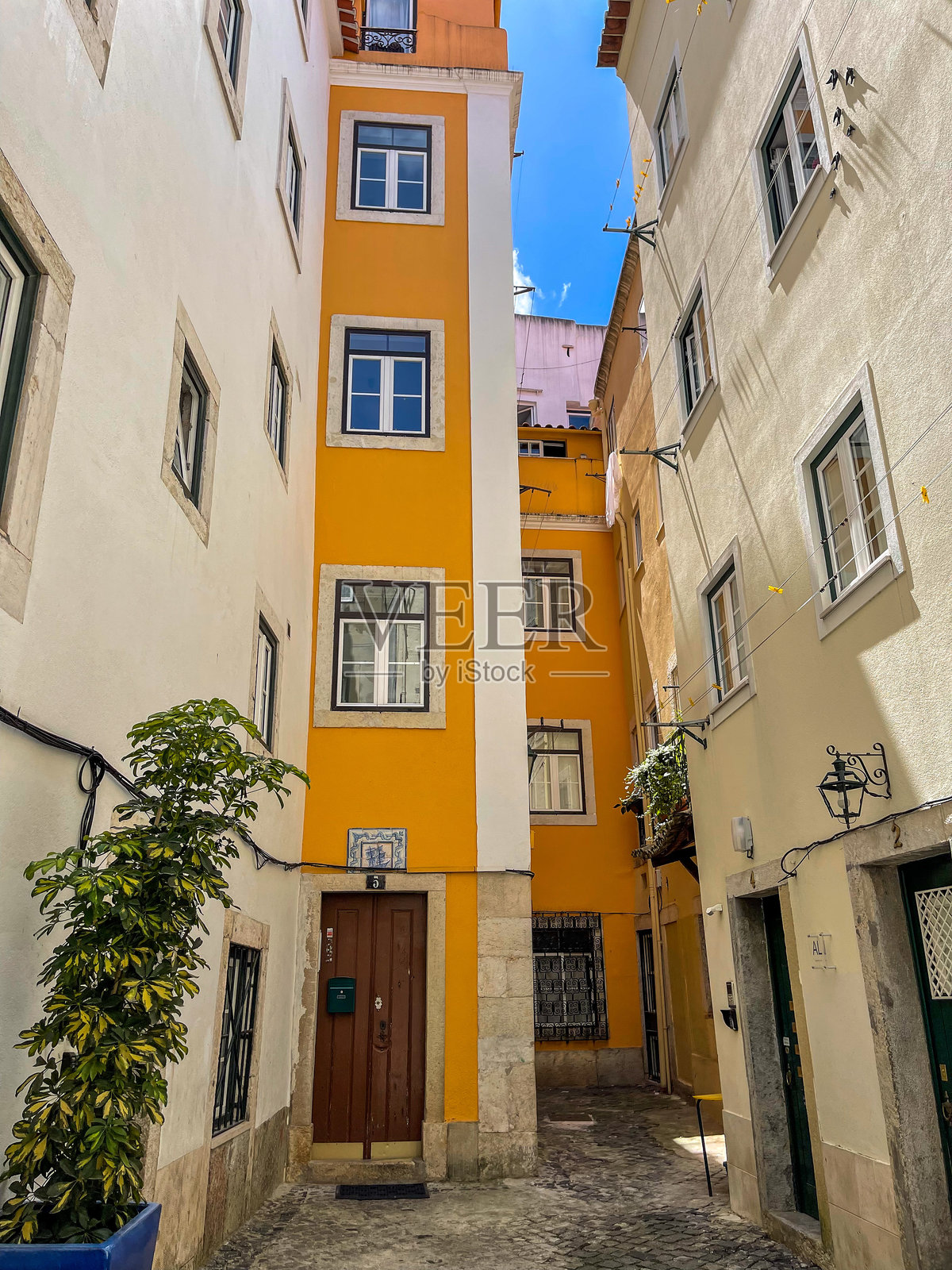 葡萄牙里斯本的五彩斑斓的建筑照片摄影图片