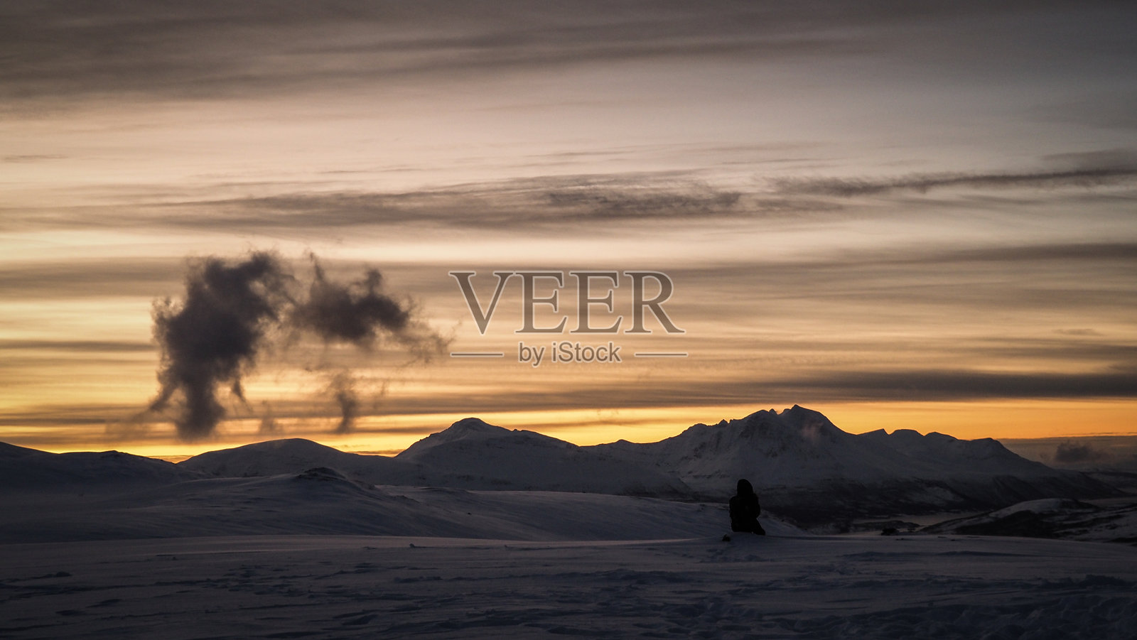 从菲耶尔海森观景点俯瞰的特罗姆瑟地区冬季全景照片摄影图片