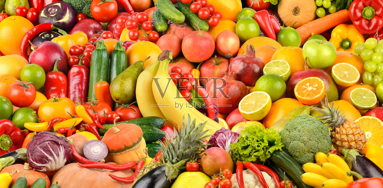 assorted ripe berries, fruits and vegetables. 食物概念背景。照片摄影图片