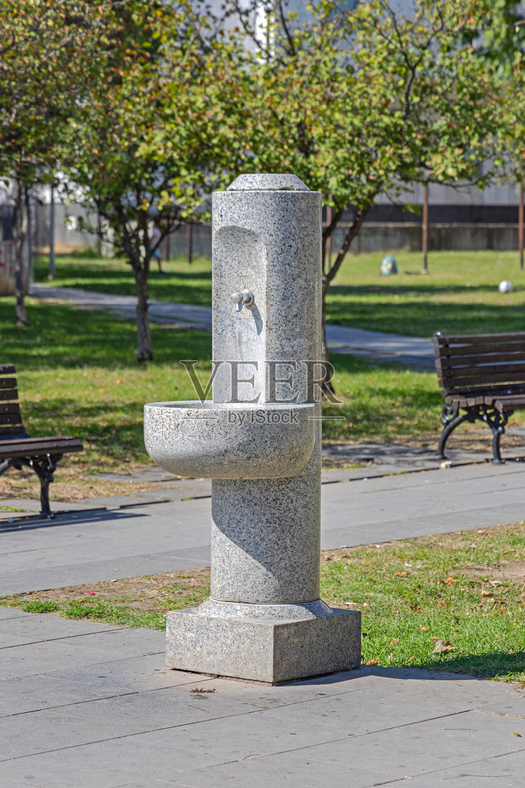 大理石饮水喷泉照片摄影图片
