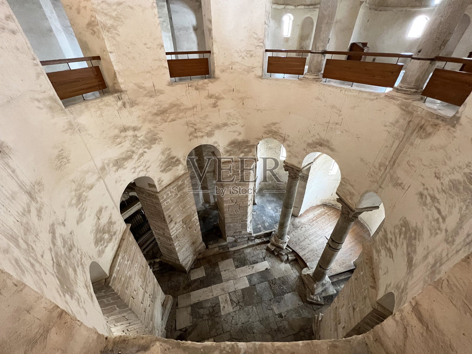 圣多纳图斯教堂（克罗地亚扎达尔）照片摄影图片