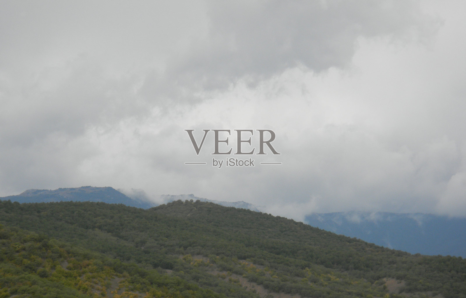 天空，山脉，云朵照片摄影图片