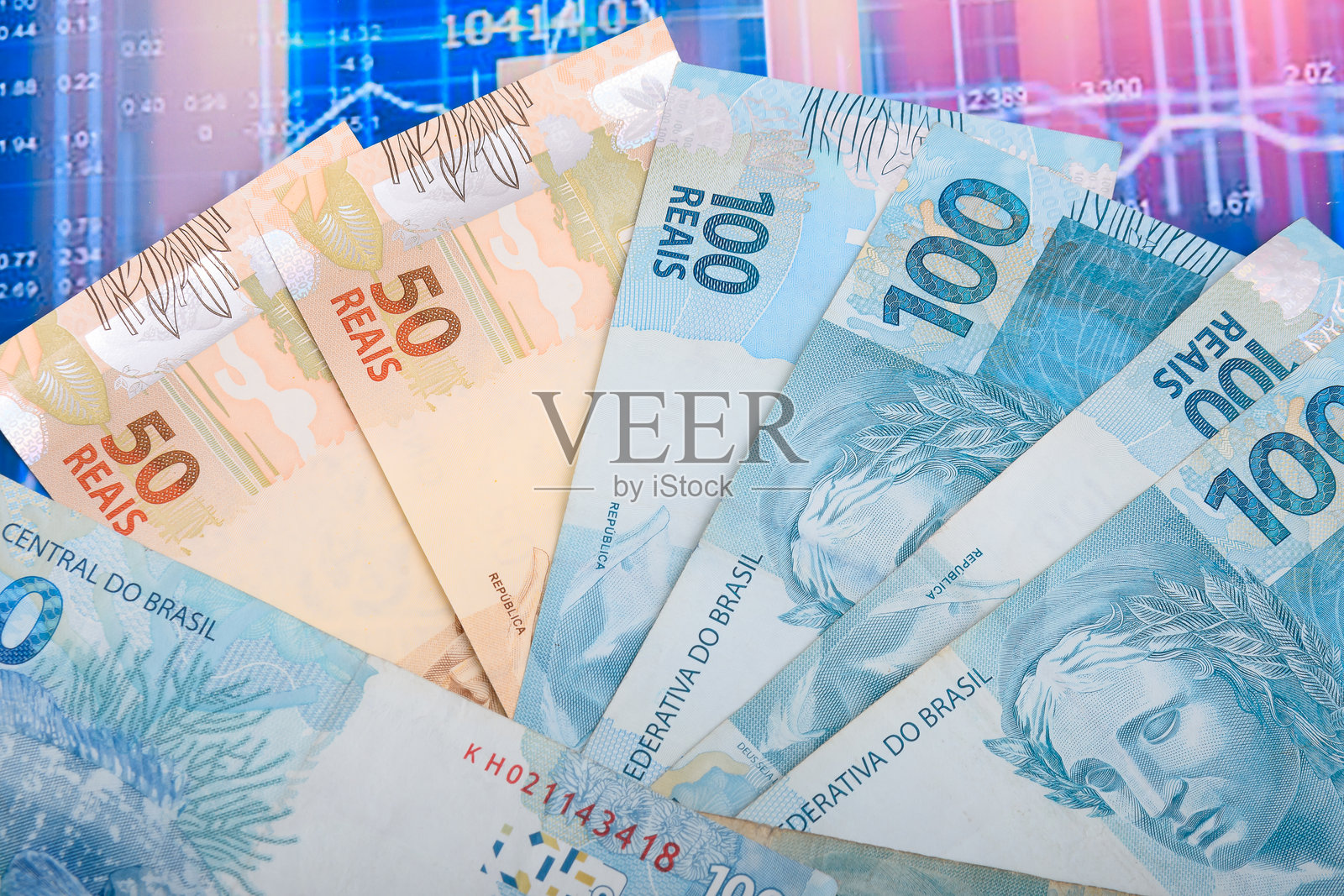 巴西货币在图表上照片摄影图片