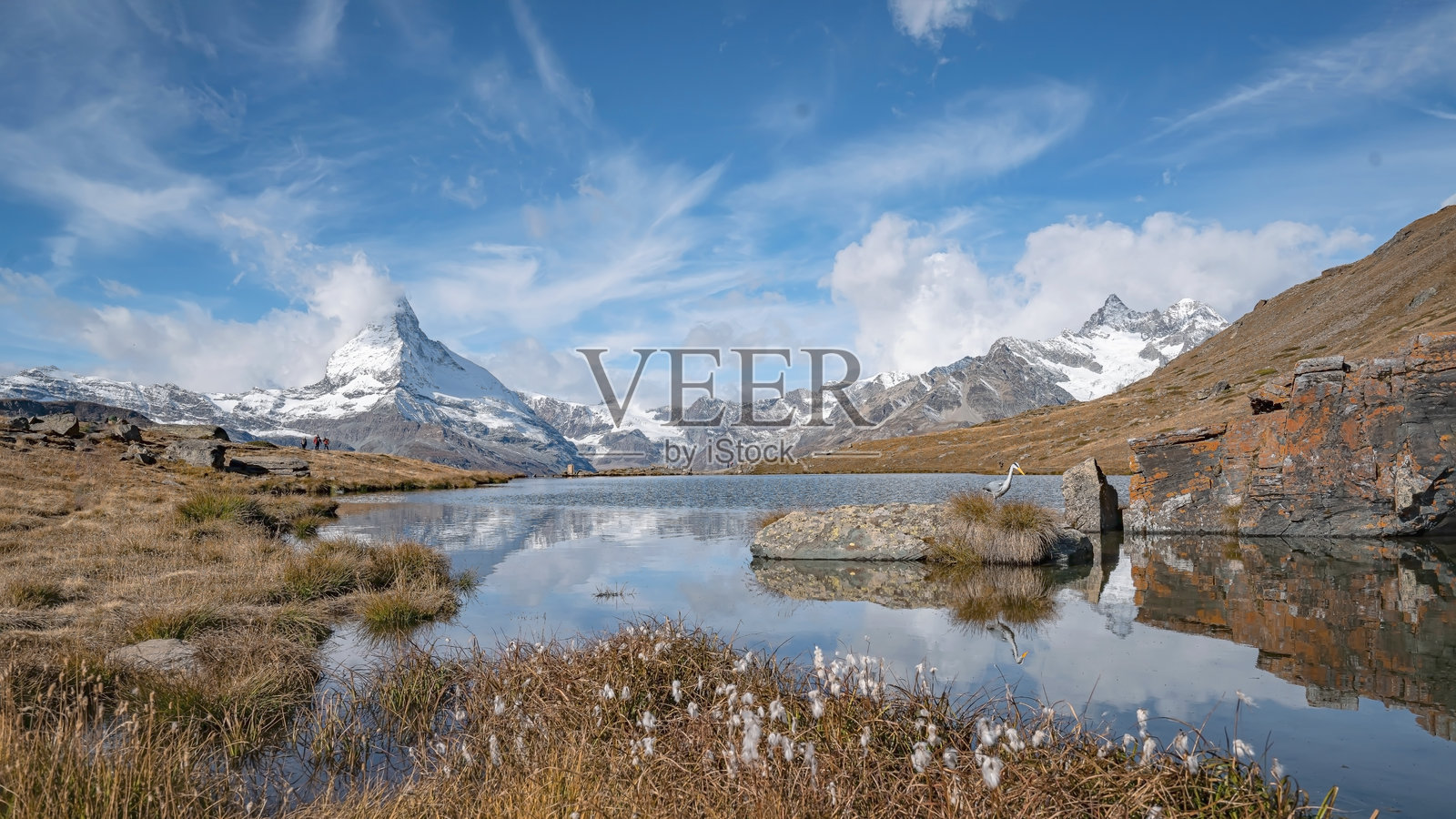 雪山与天空的美丽景色照片摄影图片