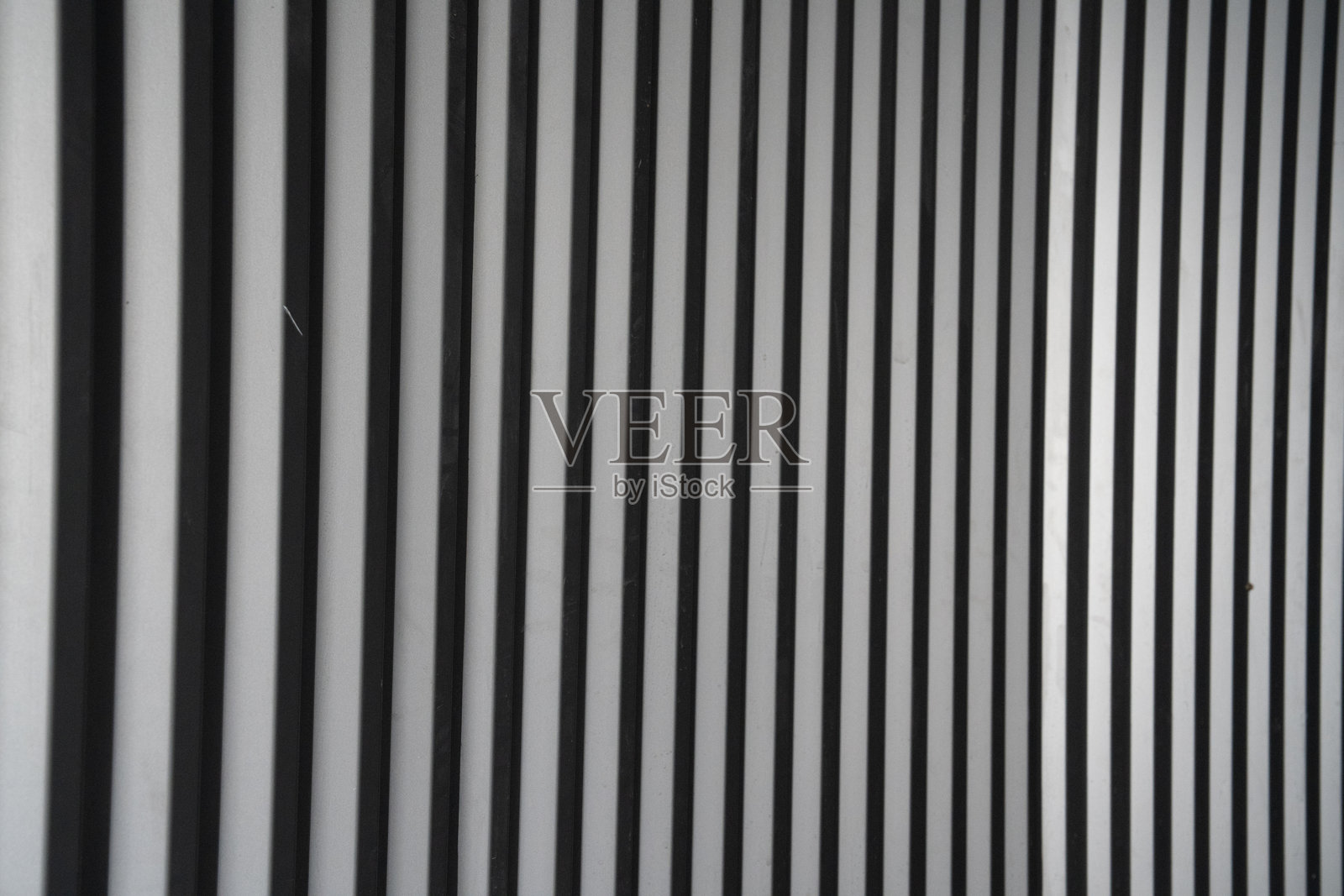 五光十色的灯光与阴影以及建筑的一角照片摄影图片