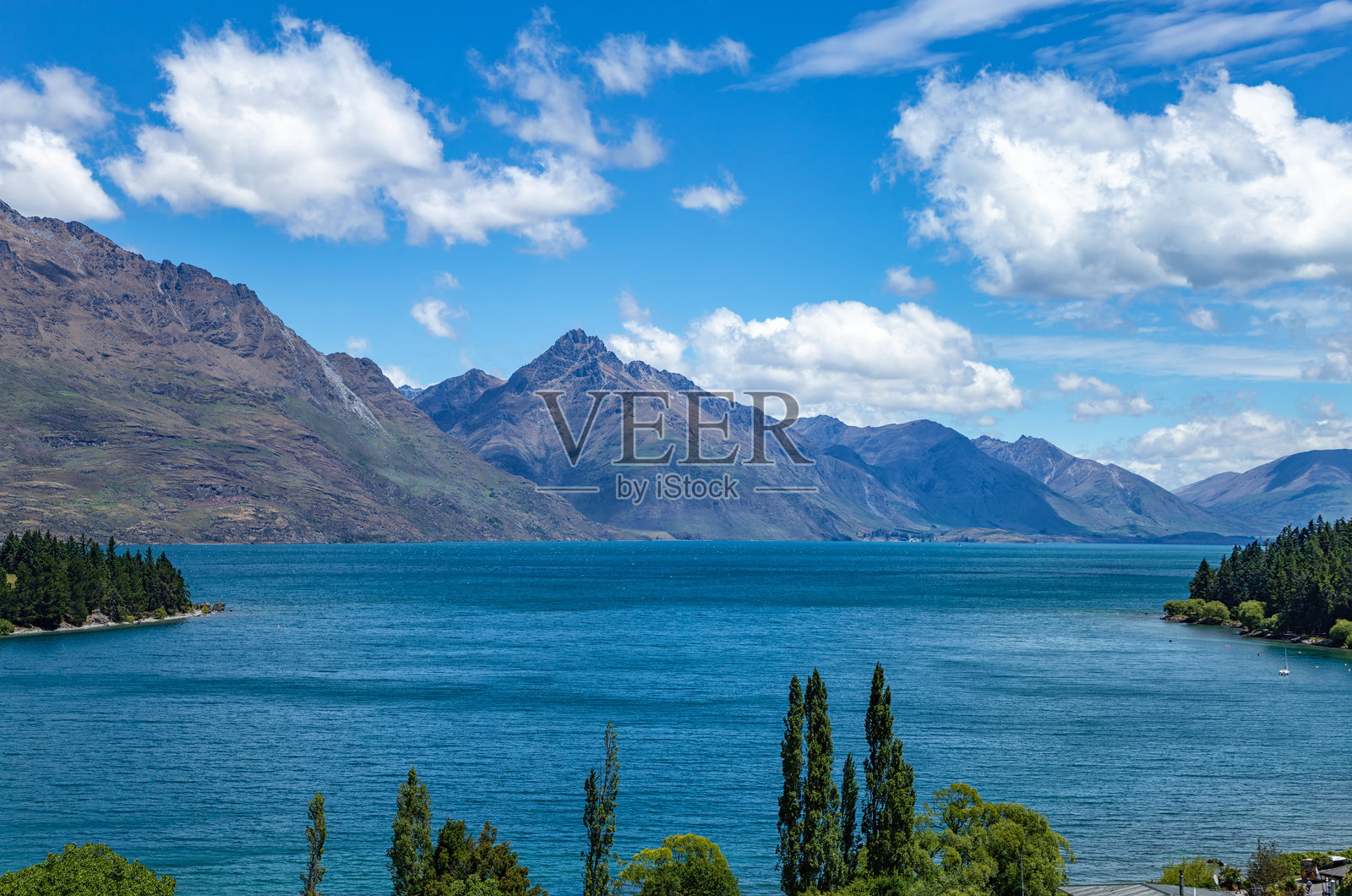 瓦卡蒂普湖，新西兰南岛，皇后镇，奥塔哥， 大洋洲。照片摄影图片