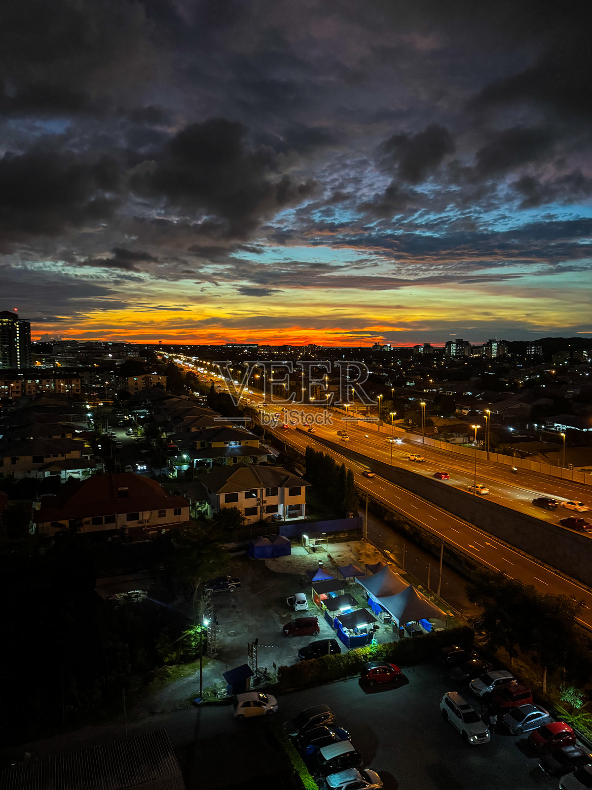 夜幕降临前的宁静照片摄影图片