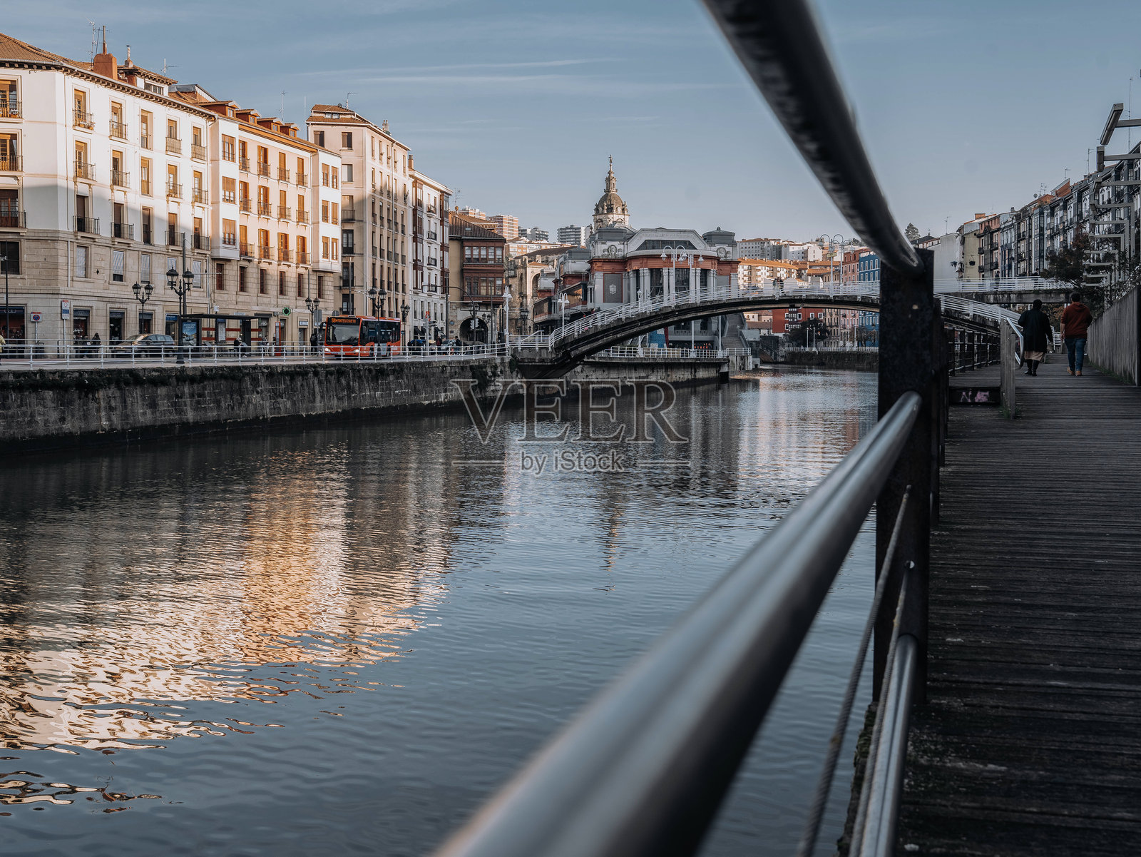 西班牙毕尔巴鄂的冬季景色照片摄影图片