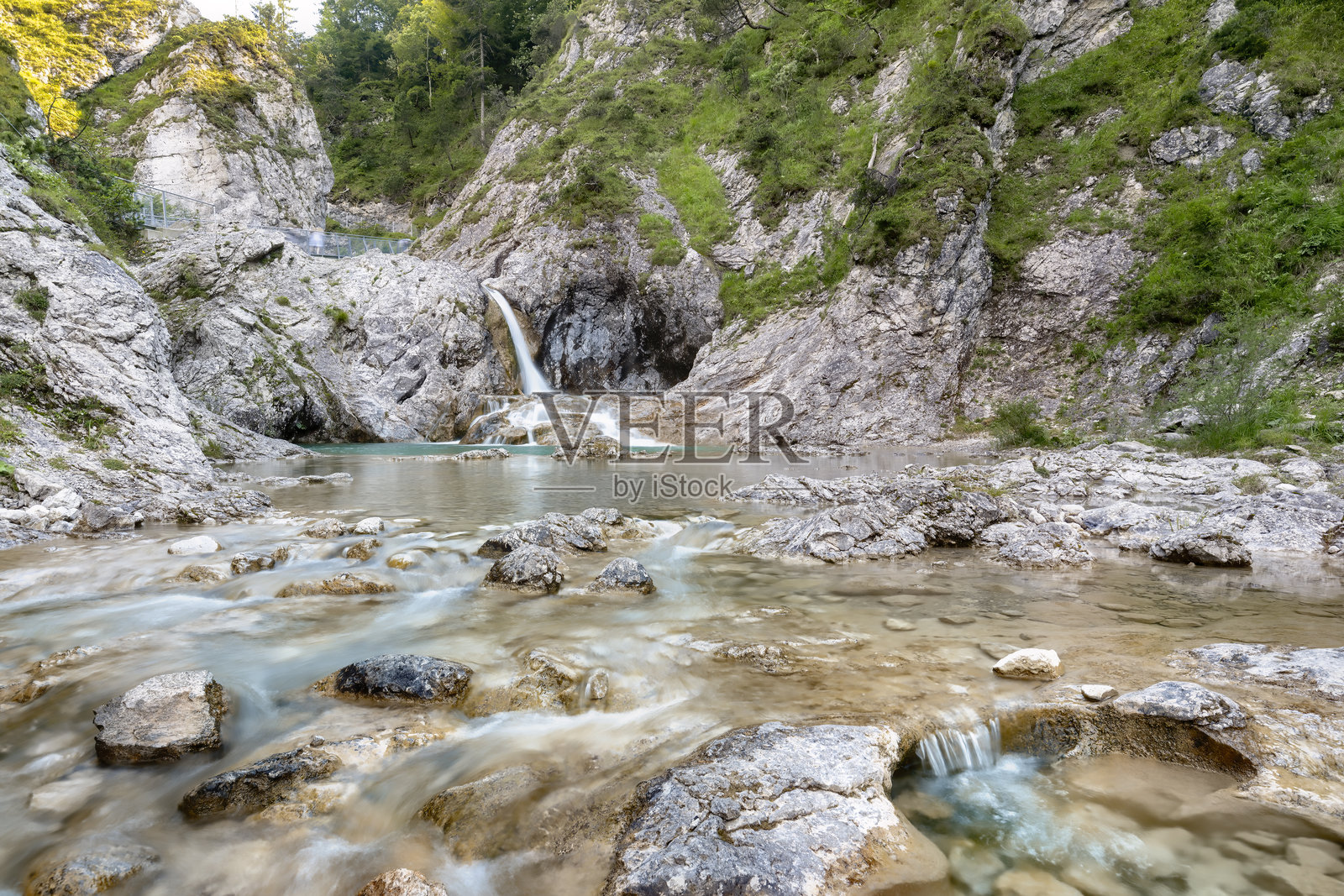 奥地利蒂罗尔州鲁特附近的斯图伊本瀑布照片摄影图片