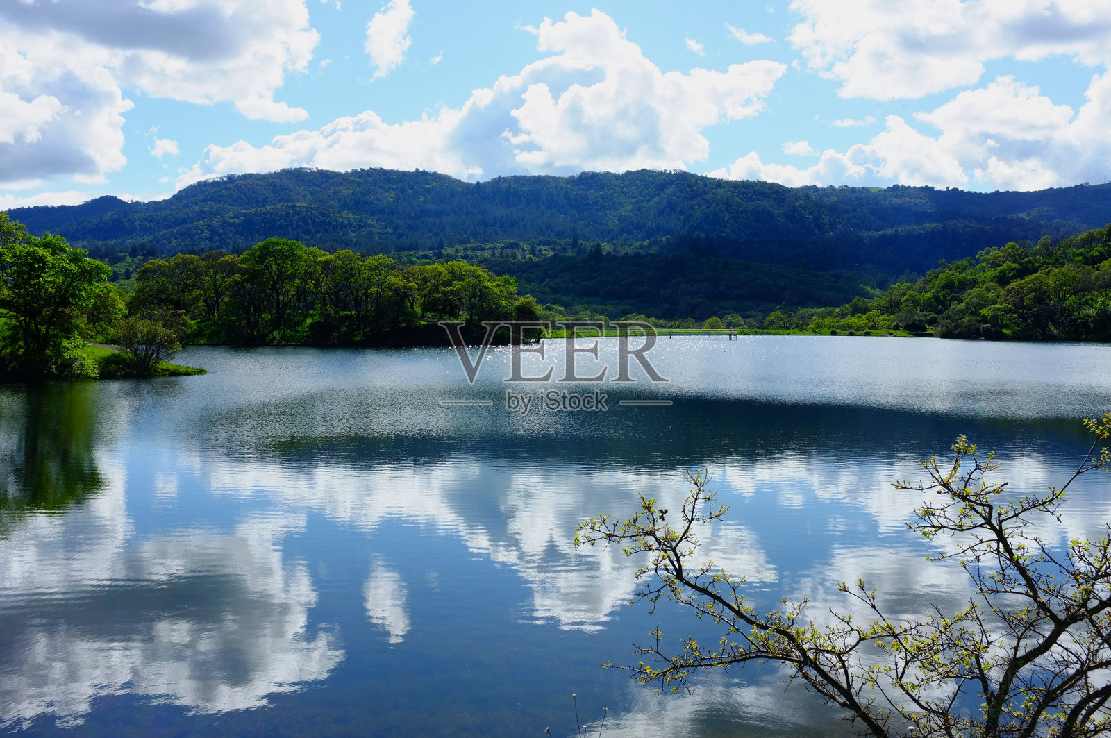 萨顿菲尔德湖，加利福尼亚照片摄影图片