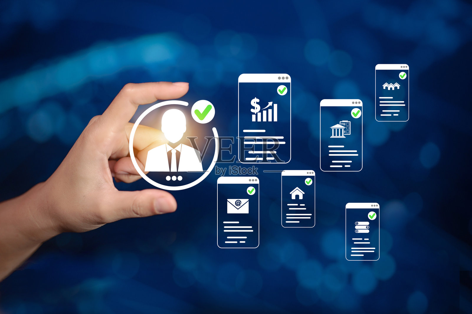 一只手在选择带有各种商业和沟通图标的个人资料图标照片摄影图片