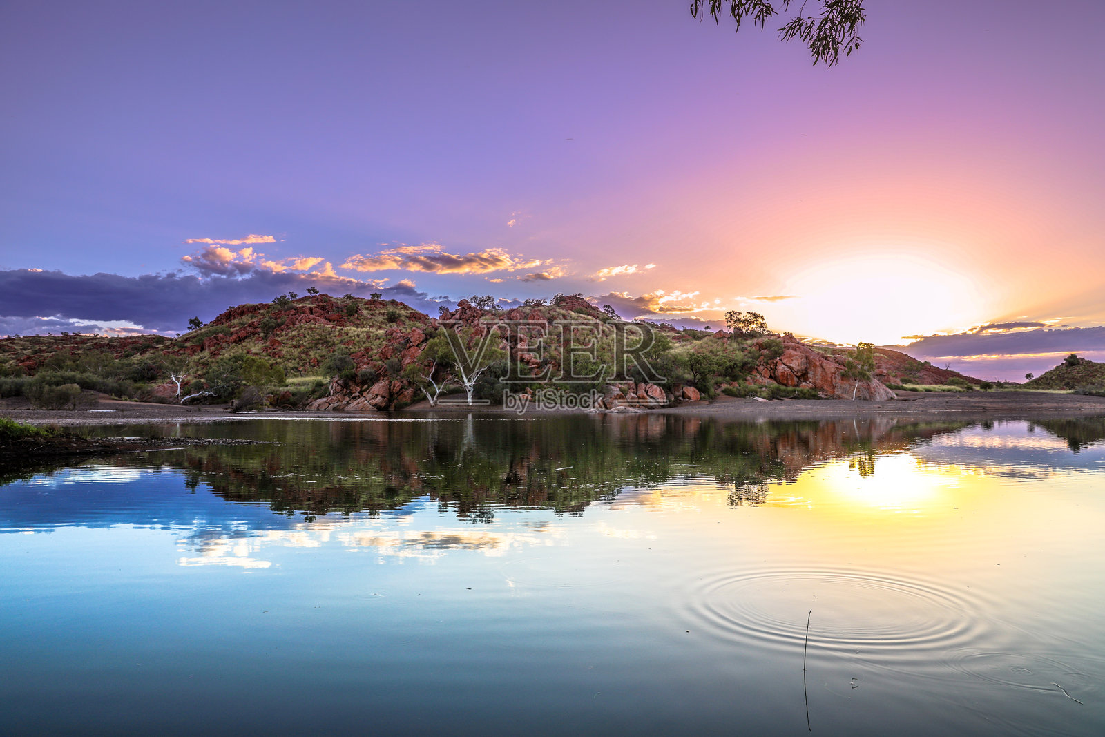 Buriyamangga 红岩池照片摄影图片
