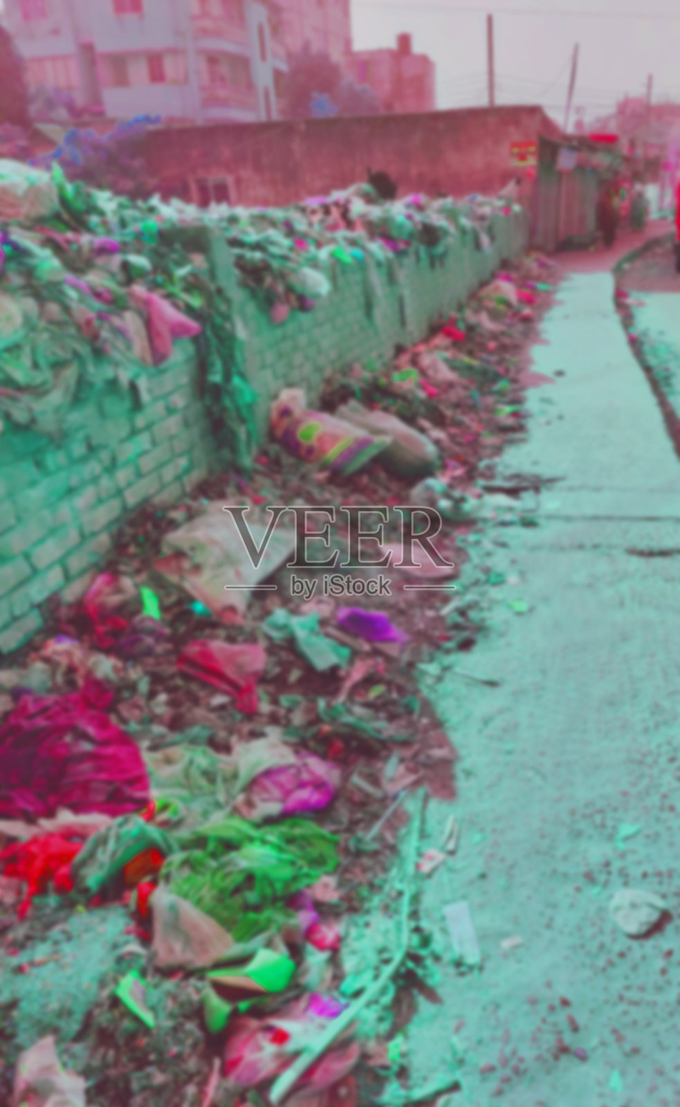 街道旁边的一些垃圾照片摄影图片