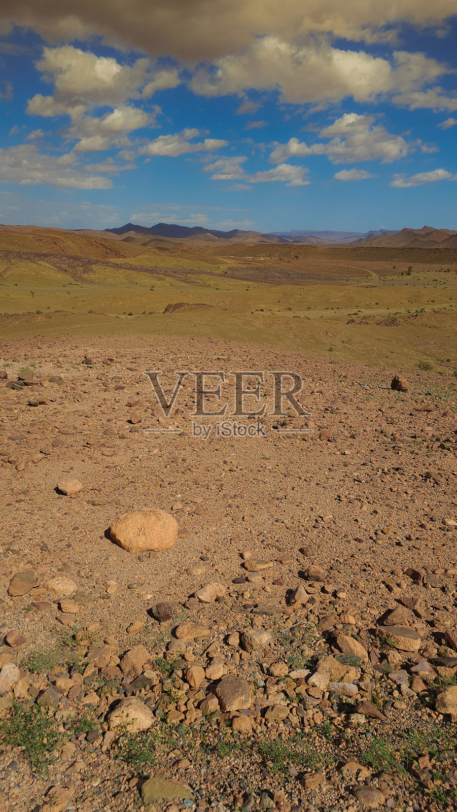 摩洛哥乡村的沙漠山谷照片摄影图片