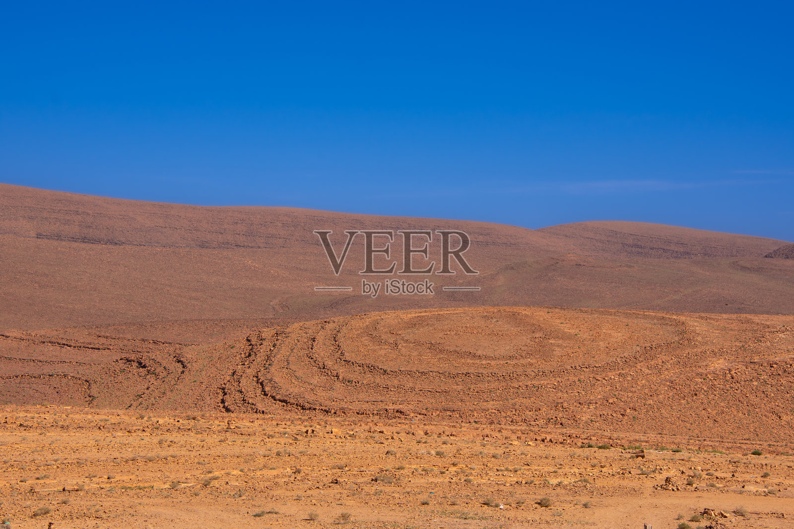 摩洛哥乡村的沙漠山谷照片摄影图片