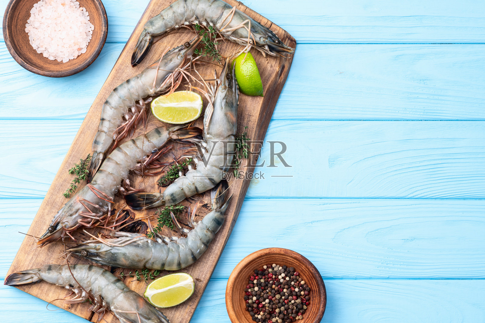 生猛的大虎虾（国王虾）摄影。俯视图照片摄影图片