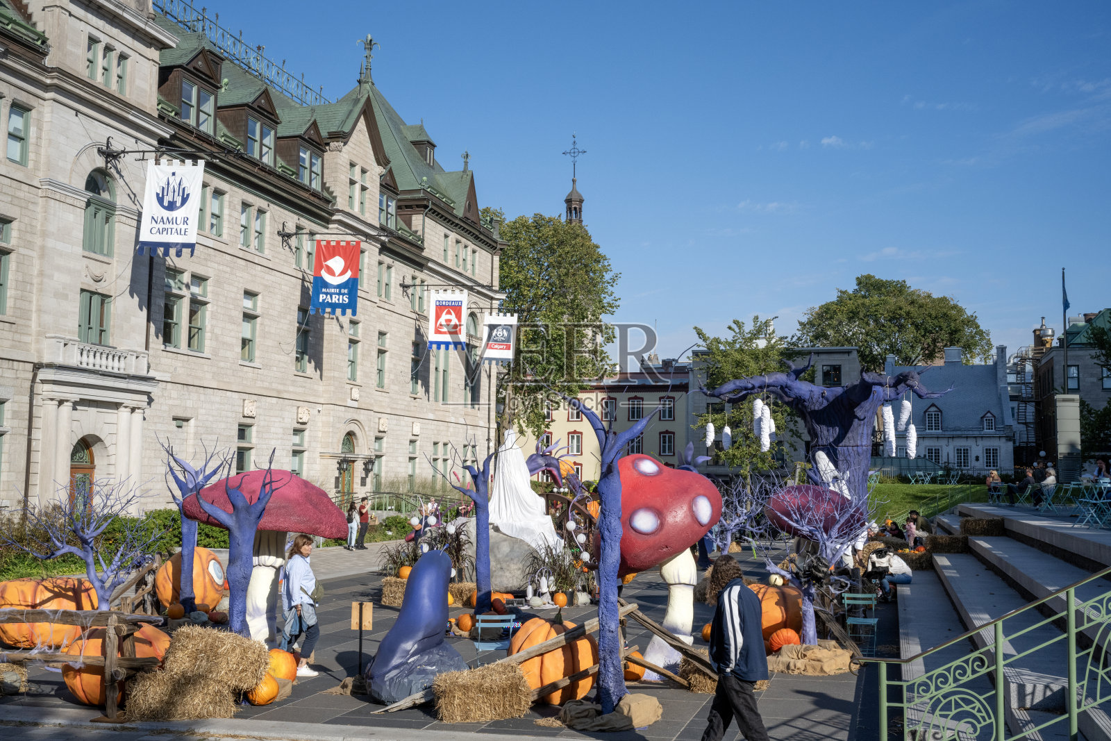 魁北克市的万圣节装饰照片摄影图片