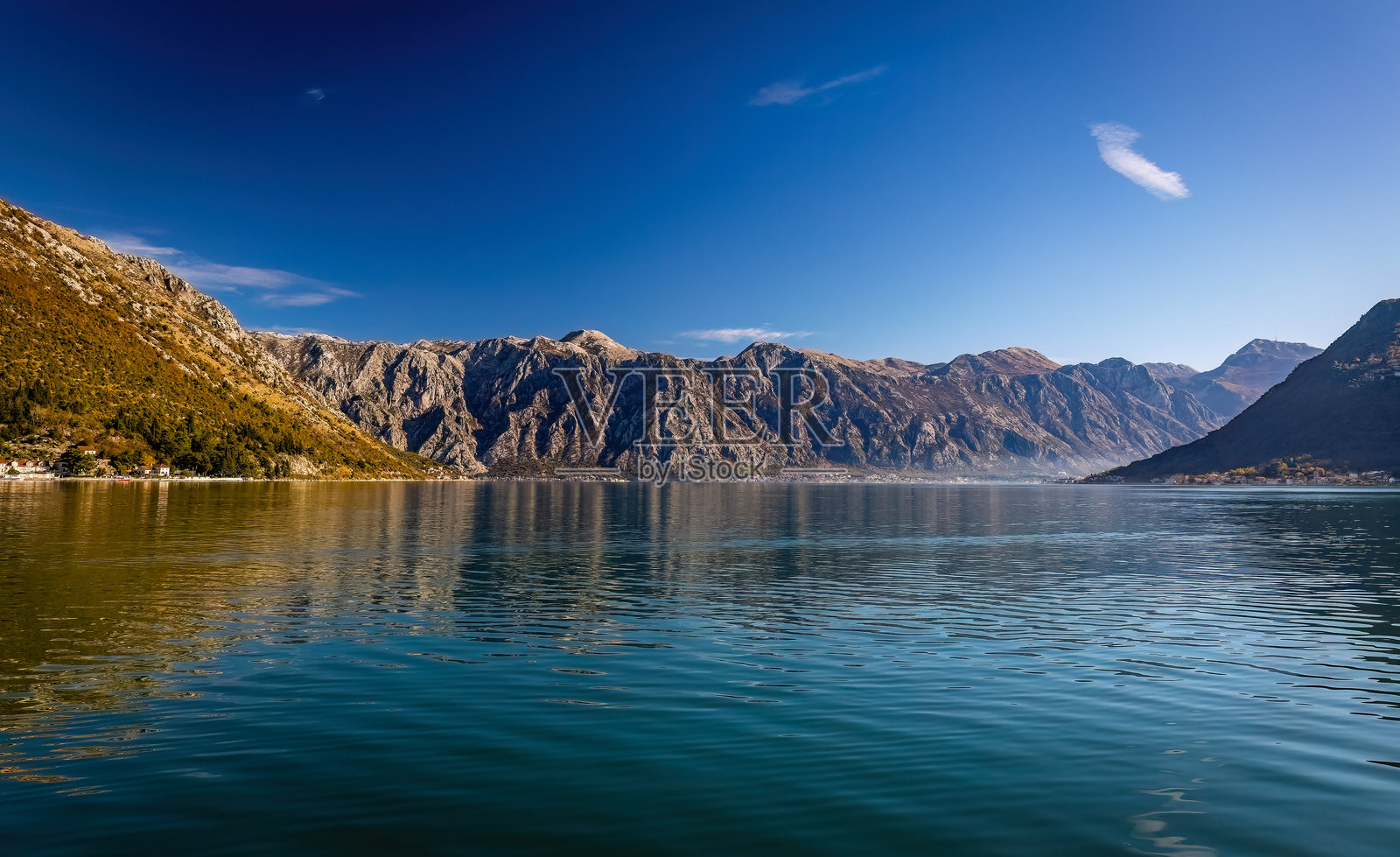 黑山山区郊区风景如画的景观照片摄影图片